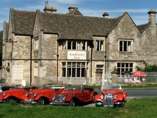 Facade/entrance in Amberley Inn