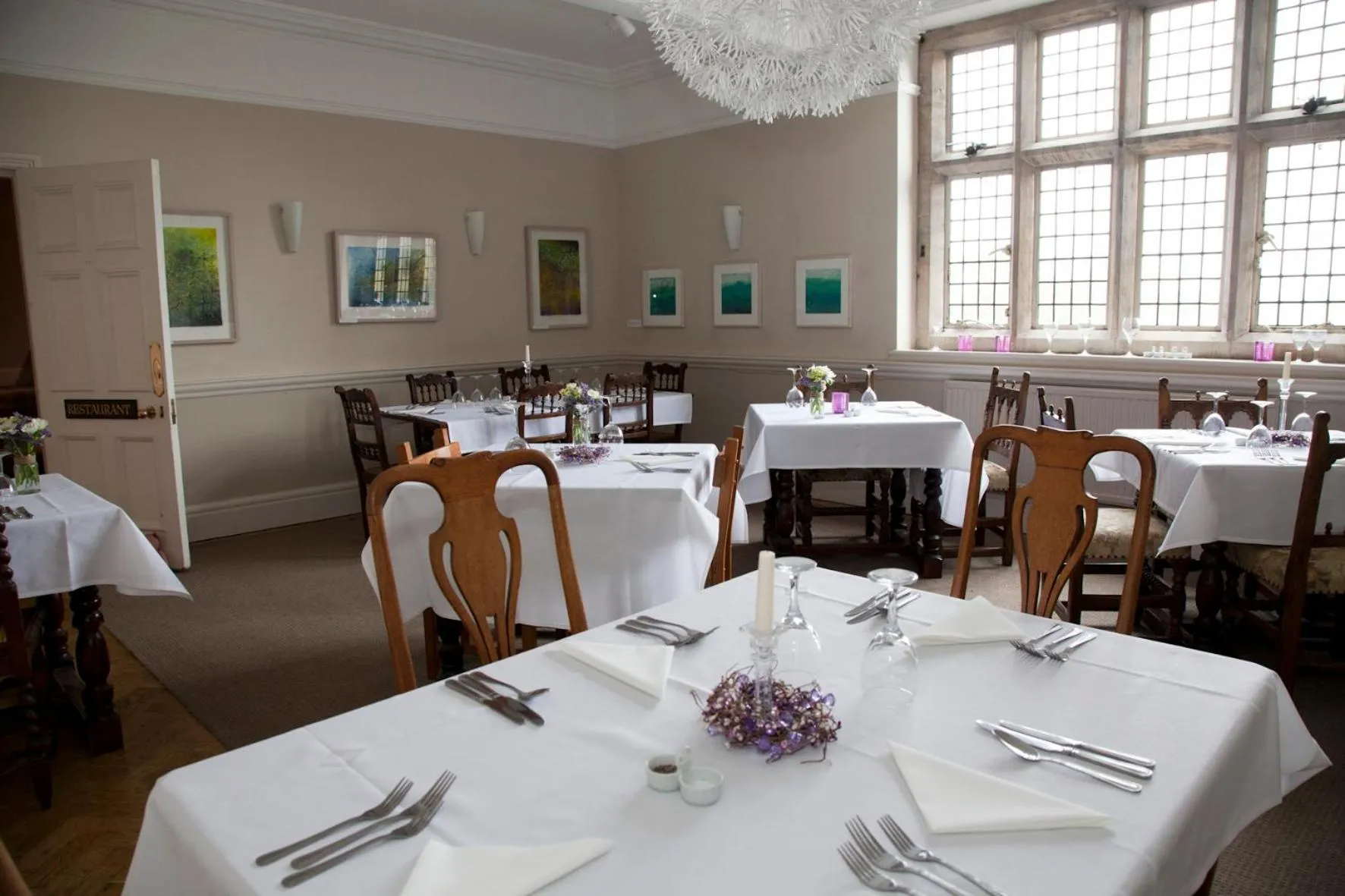 Restaurant/places to eat in Amberley Inn