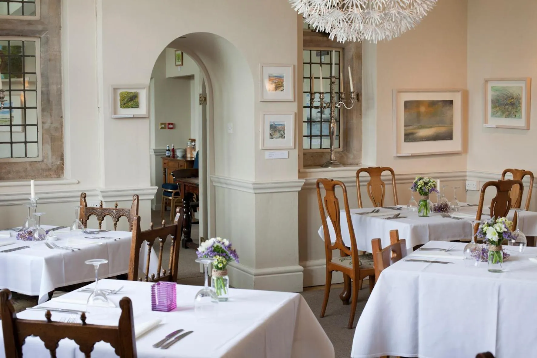 Restaurant/places to eat in Amberley Inn