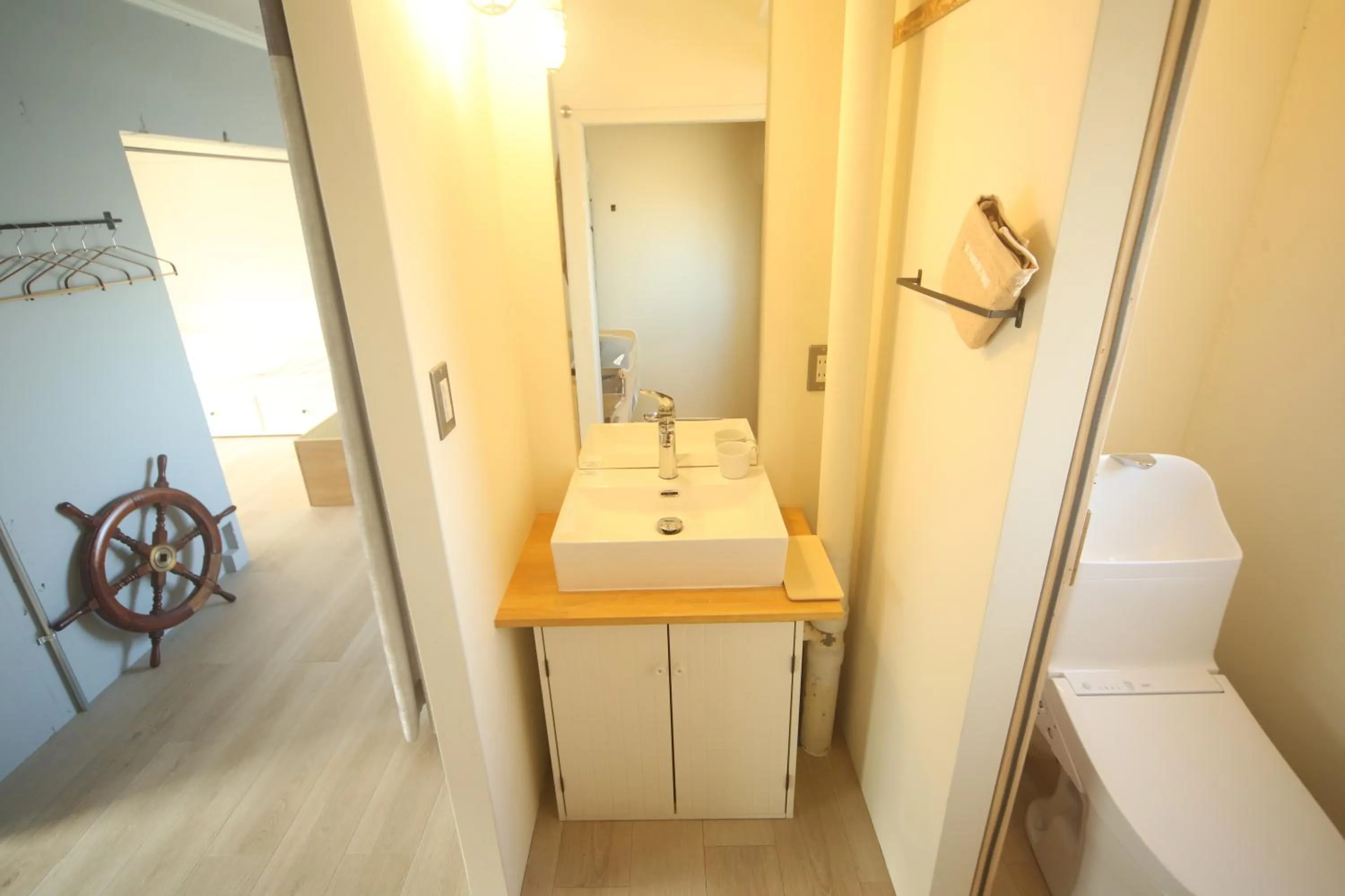 Shower in Seaside Harbor Odawara シーサイド ハーバー 小田原