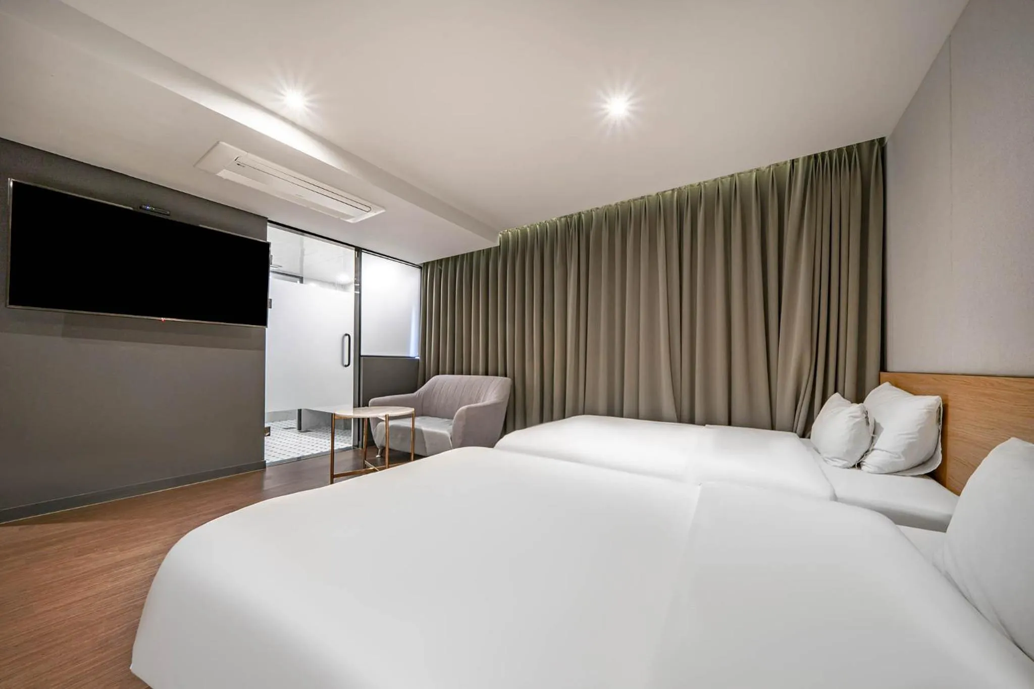 Bed in Brown Dot Hotel Hadan