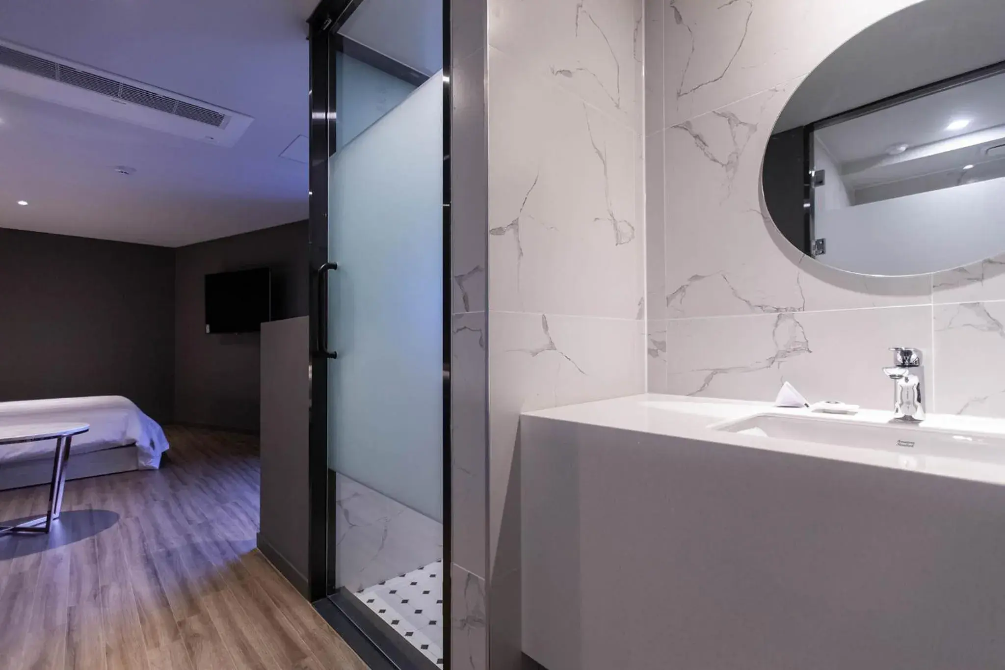 Deluxe Twin Room in Brown Dot Hotel Hadan Deluxe Twin Room in Brown Dot Hotel Hadan