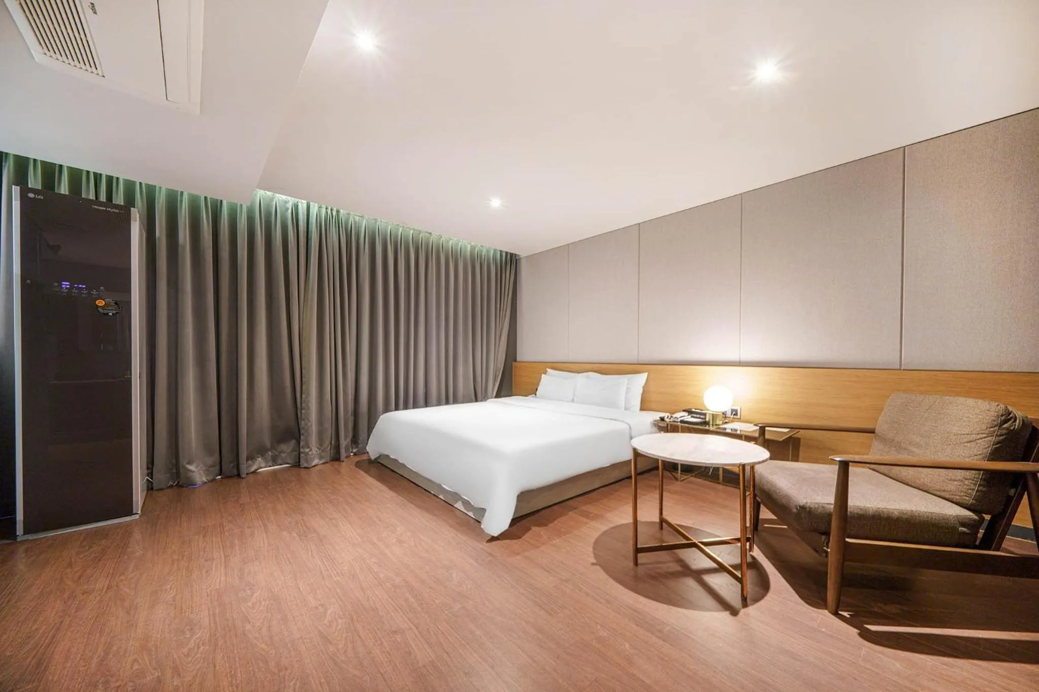 Bed in Brown Dot Hotel Hadan