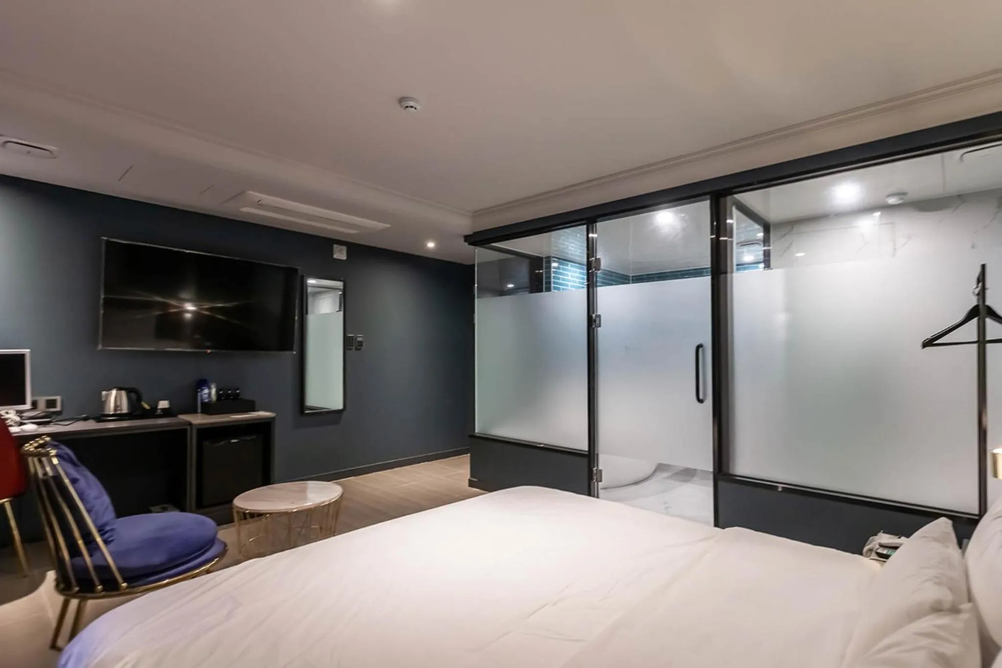 Bed in Brown Dot Hotel Hadan