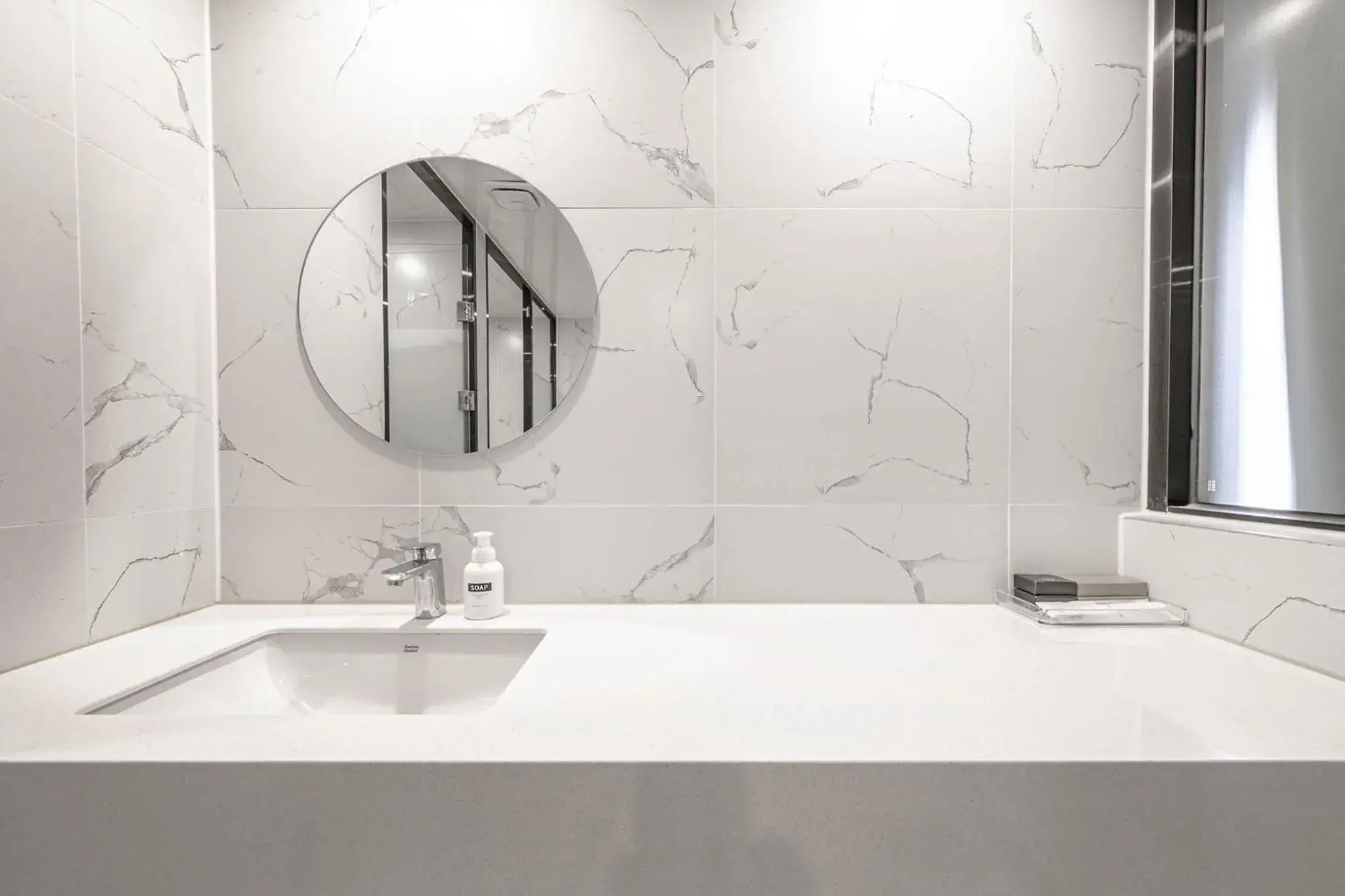 Premium Double Room in Brown Dot Hotel Hadan Premium Double Room in Brown Dot Hotel Hadan