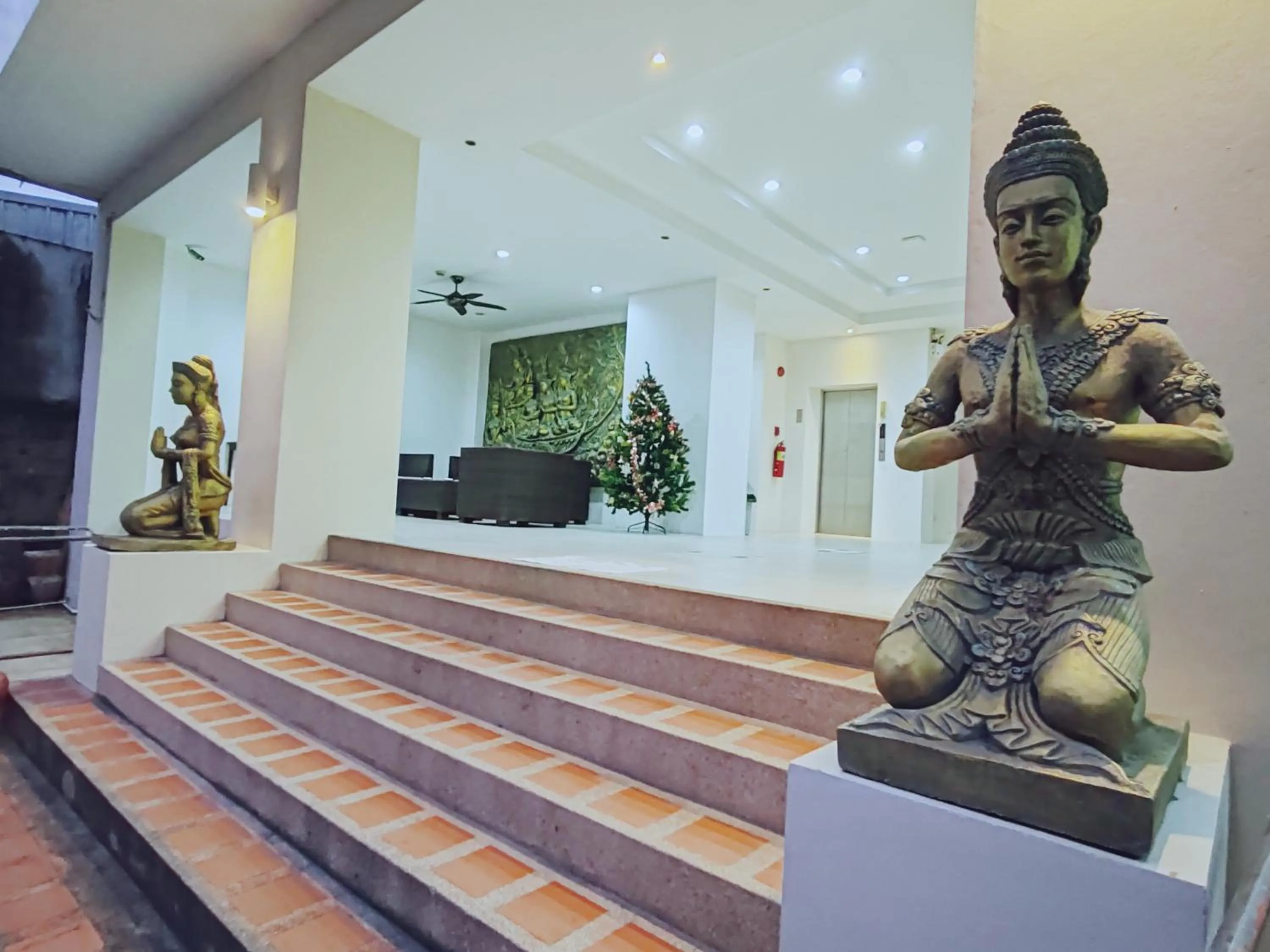 Facade/entrance in Harmony Patong Hotel