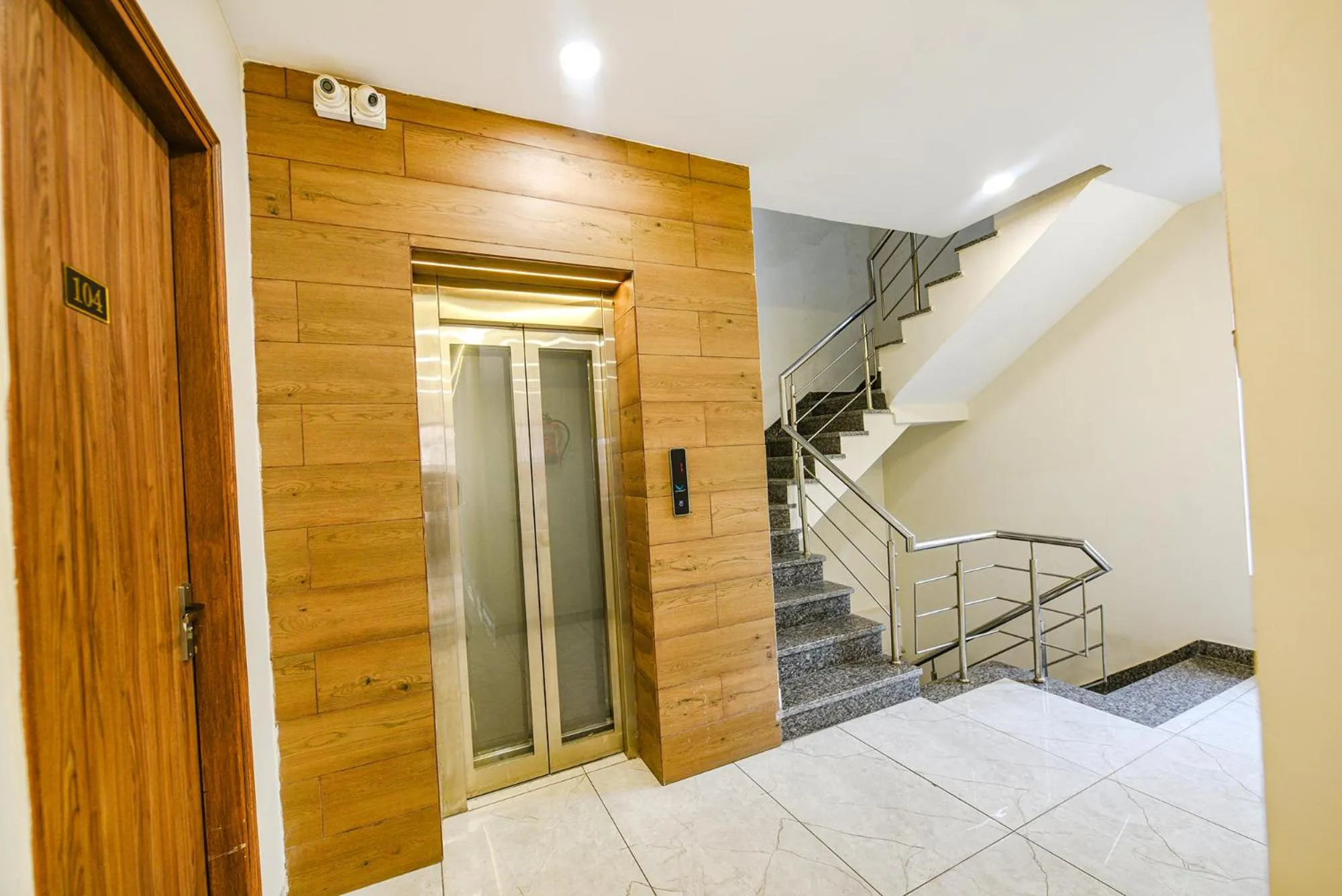 Lobby or reception in FabHotel Globe Inn