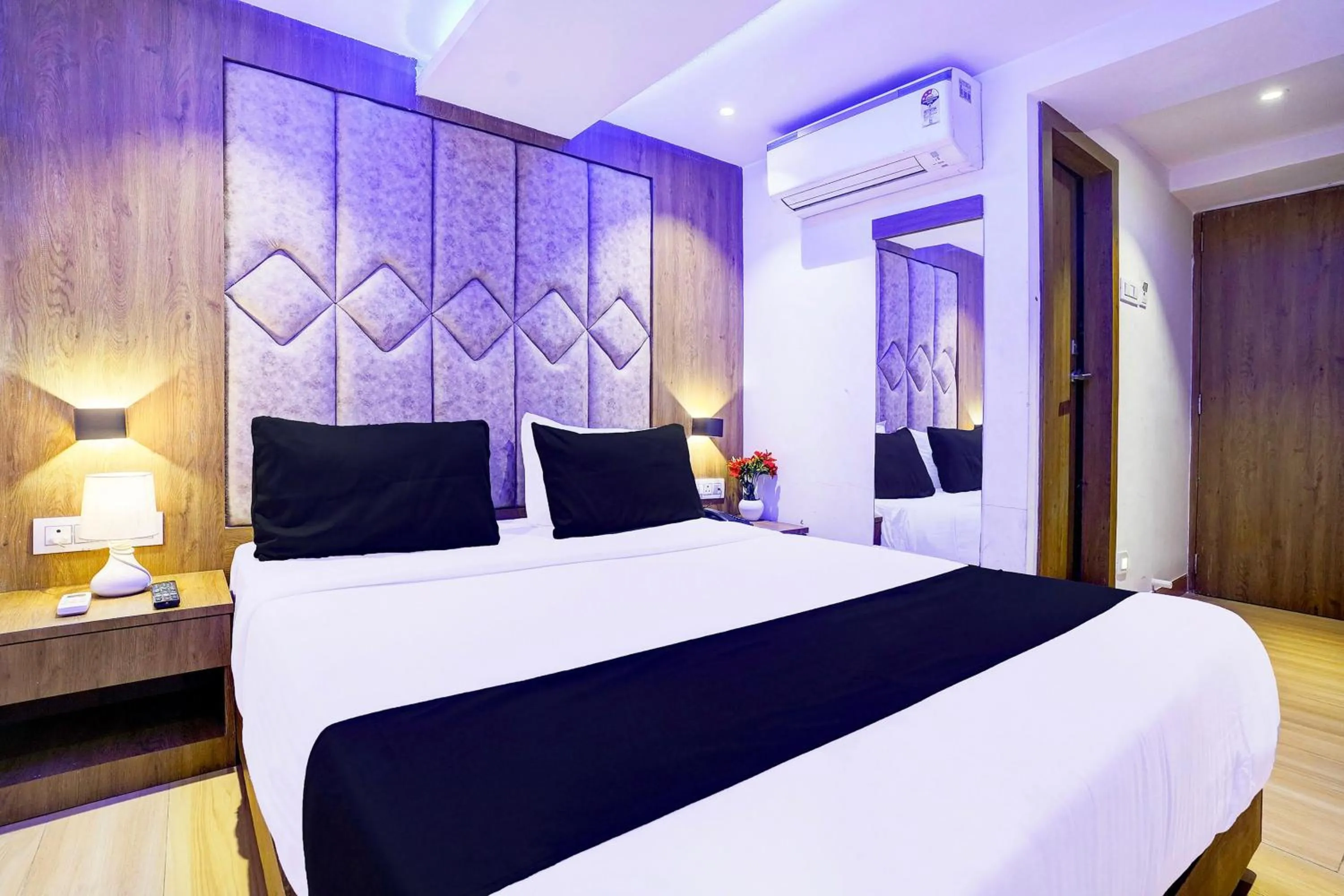 Bedroom in Hotel O Sakinaka Andheri Kurla Road