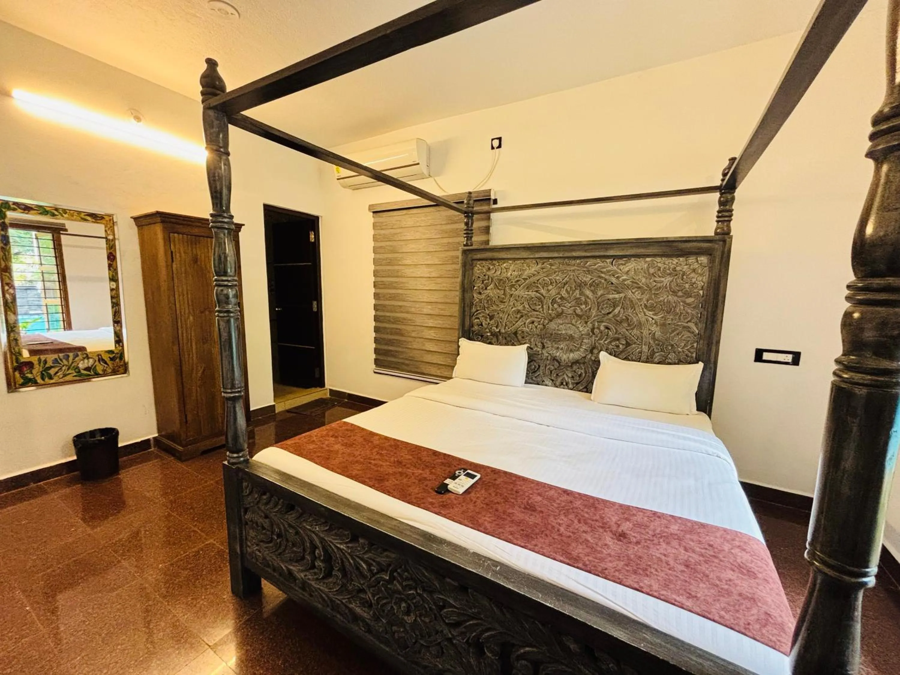 Photo of the whole room, Bed in Courtyard Castle Heritage Resort