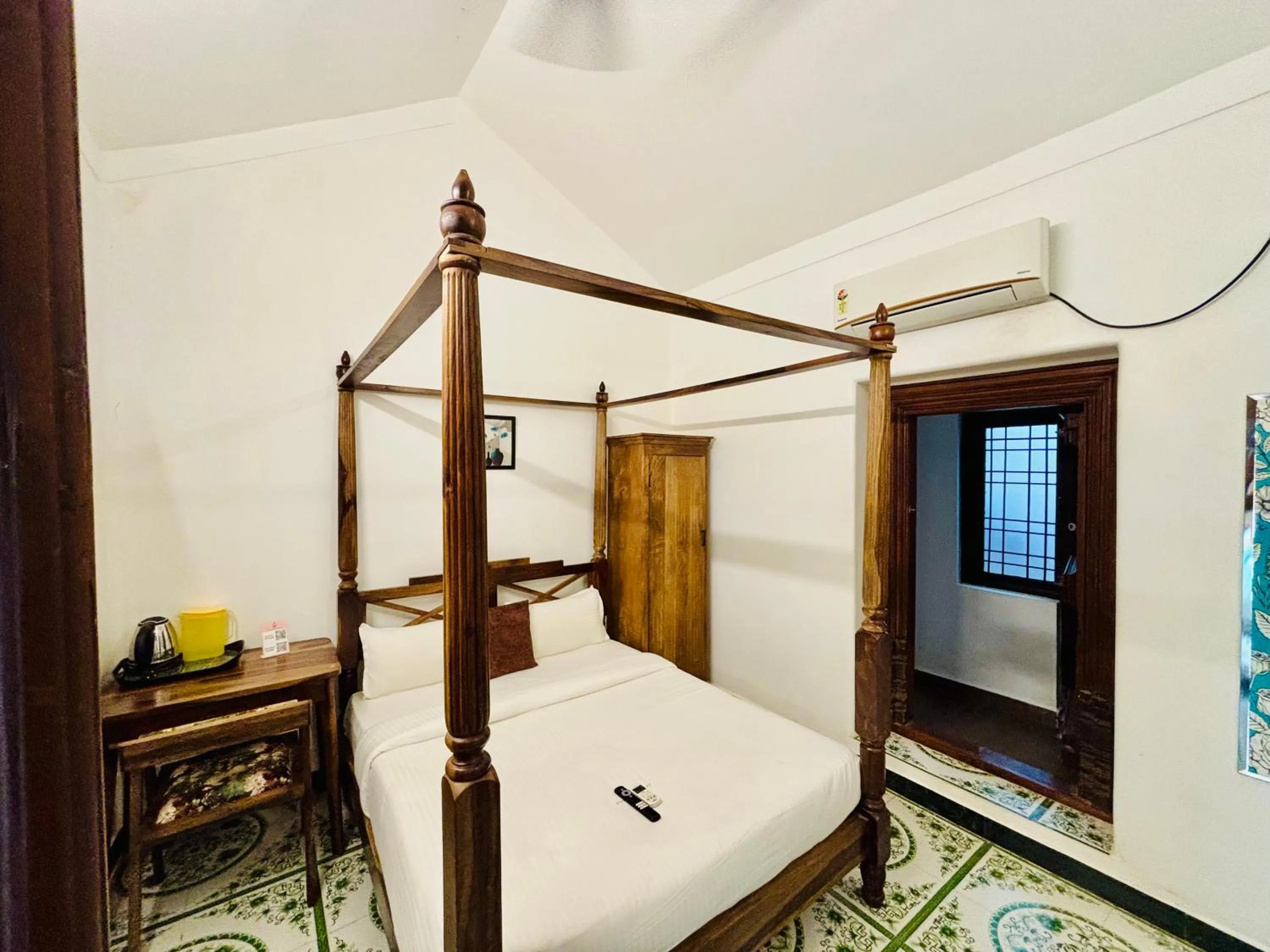 Photo of the whole room, Bed in Courtyard Castle Heritage Resort
