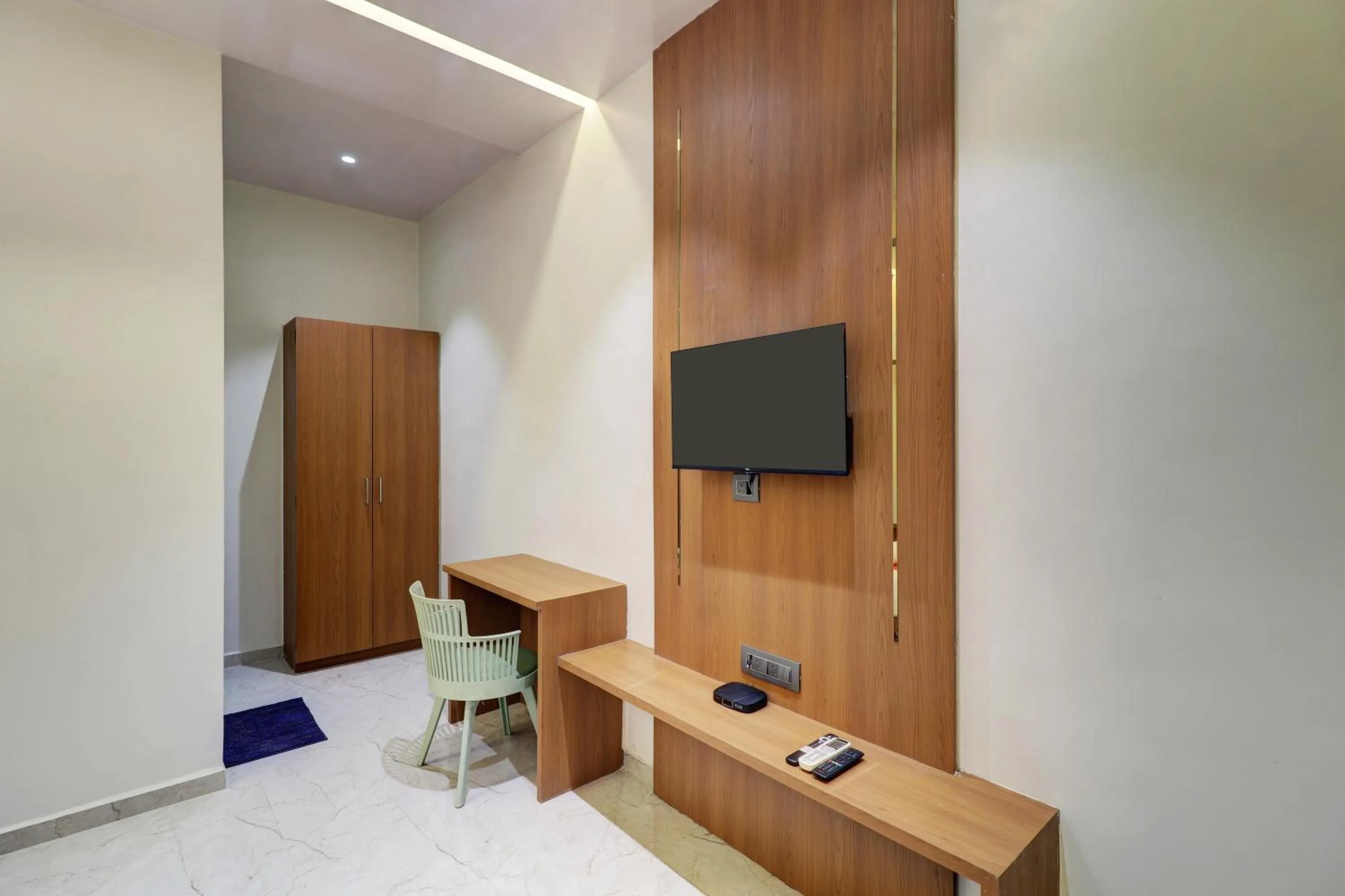 TV and multimedia in Radhe Residency