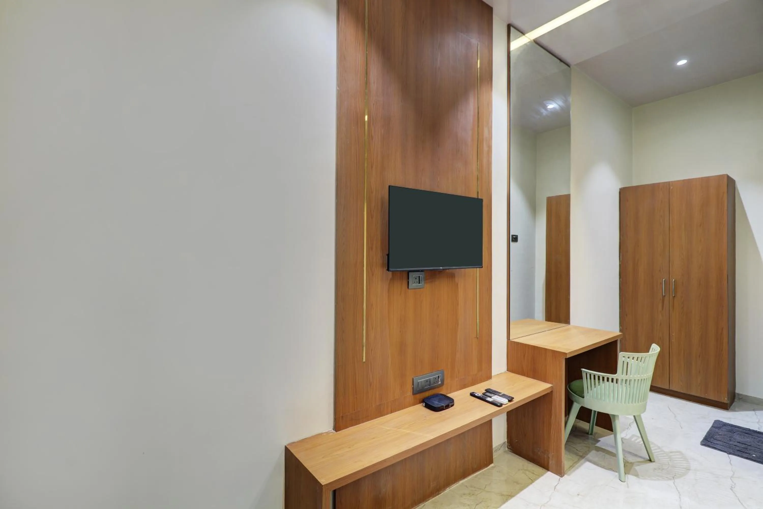Communal lounge/ TV room in Radhe Residency