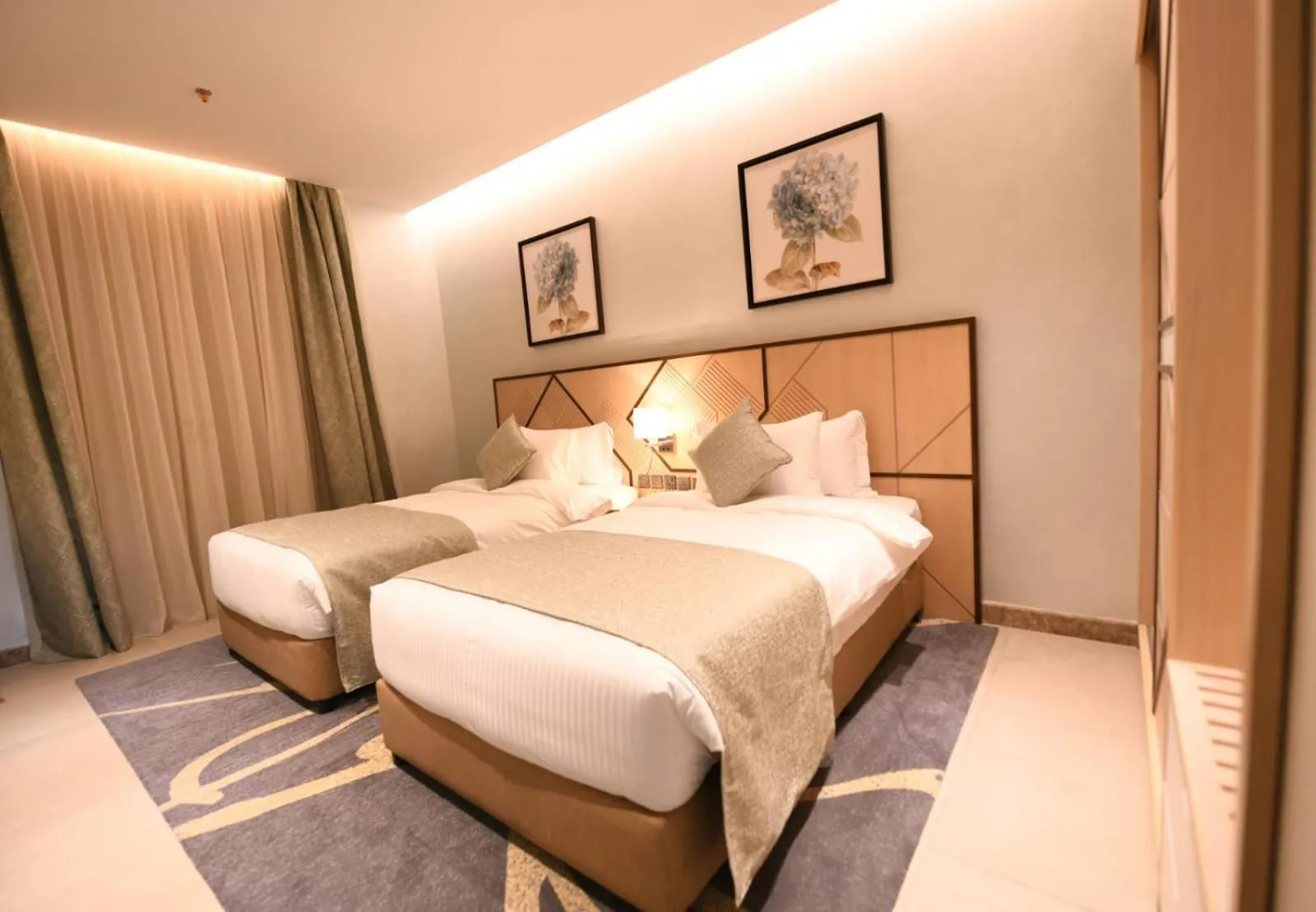 Bedroom, Bed in Renee Hotel