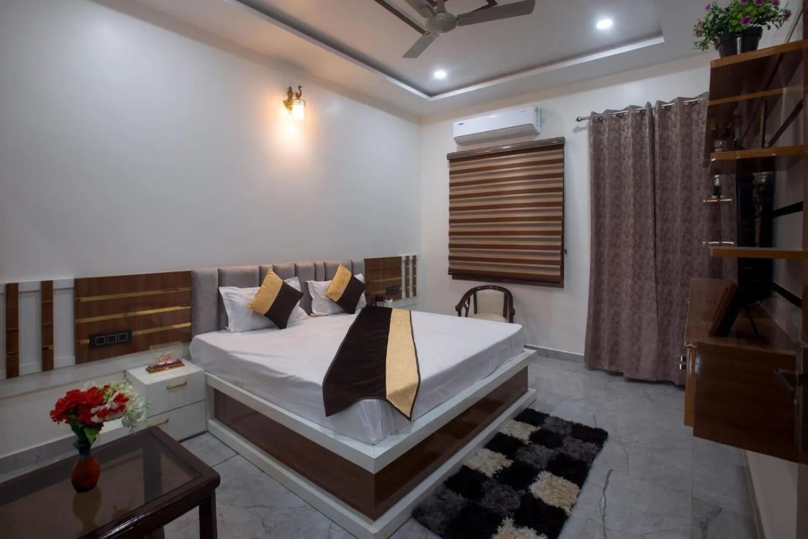 Bed in Madhav Residency