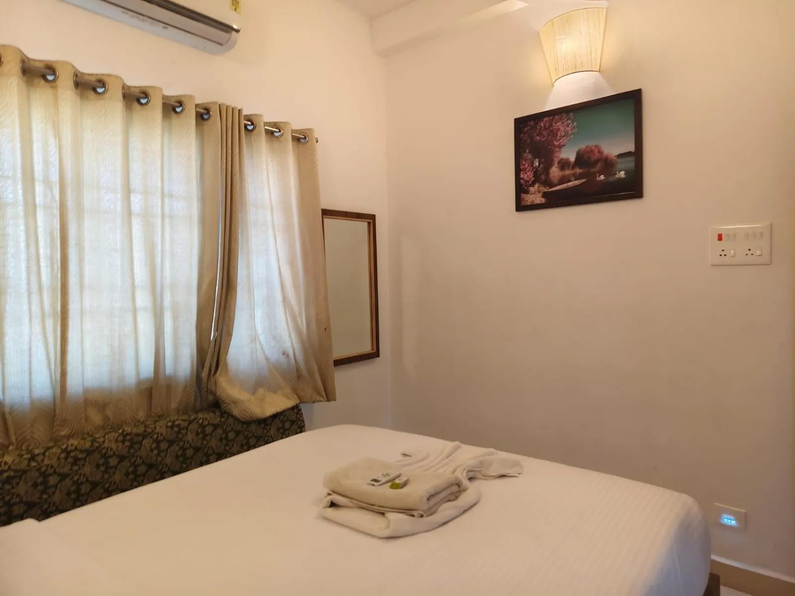 Bed in Le Poshe Luxury - TIE