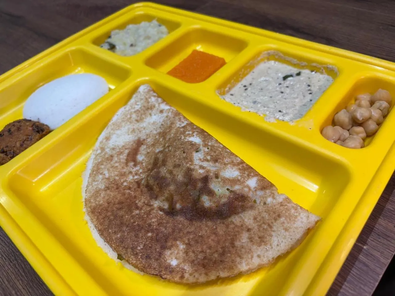 Breakfast in Le Poshe Luxury - TIE