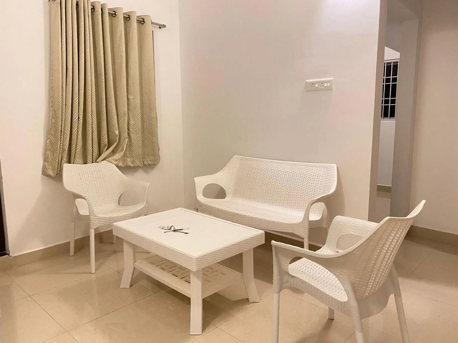 Seating area in Le Poshe Luxury - TIE