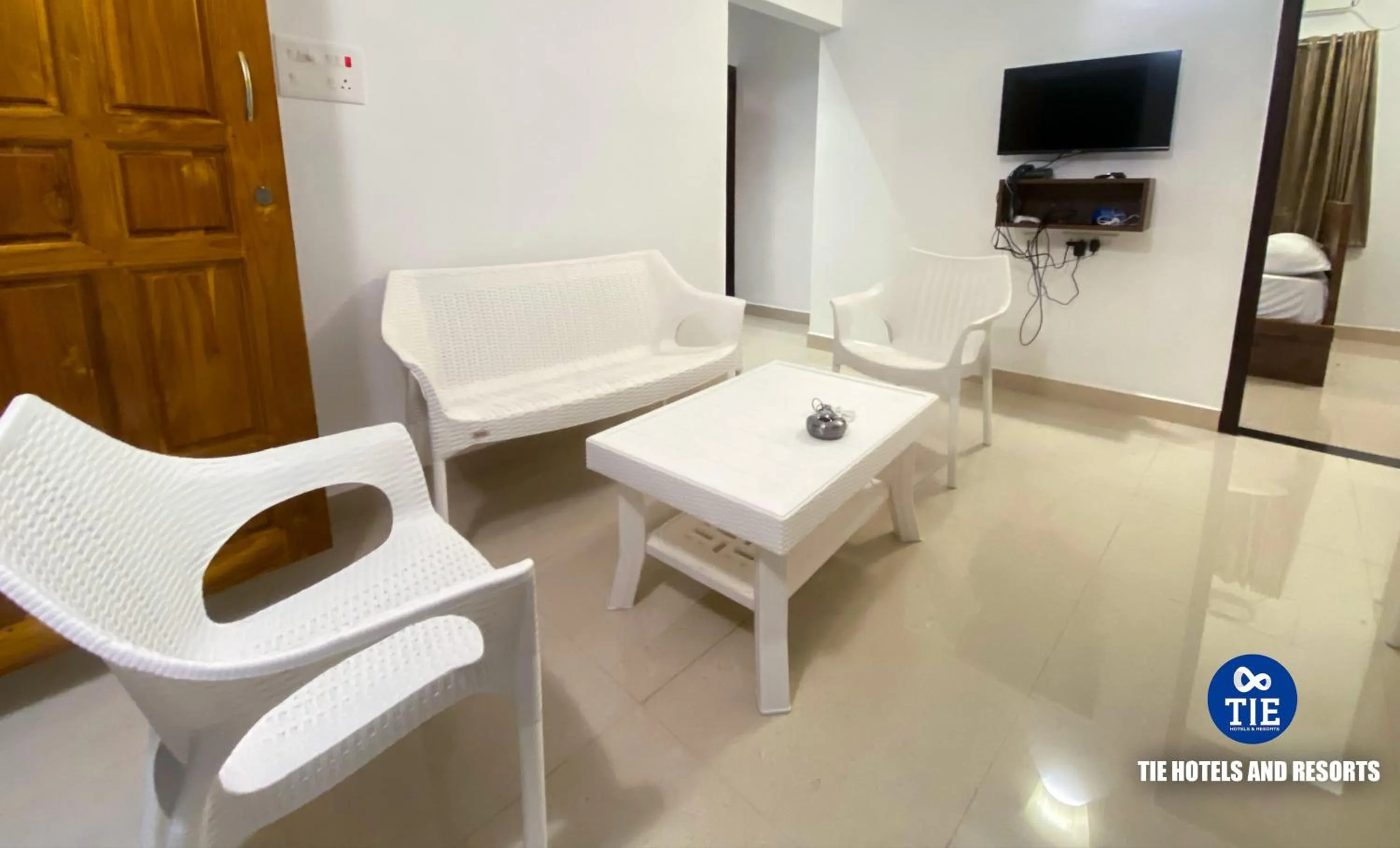 Bed in Le Poshe Luxury - TIE