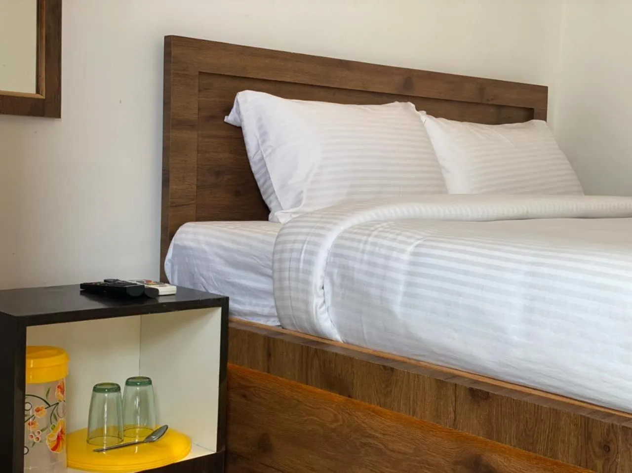 Bed in Le Poshe Luxury - TIE