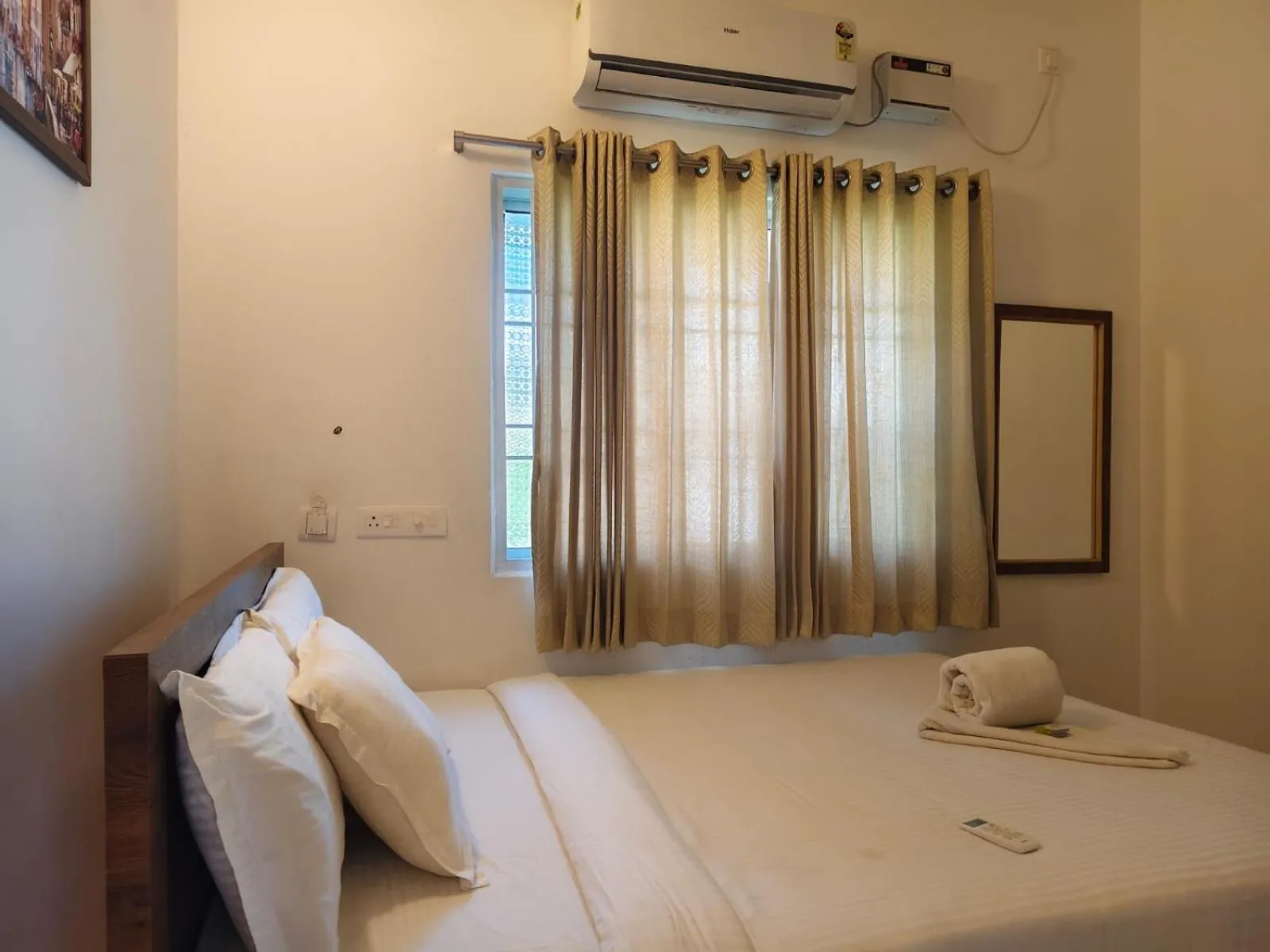 Bed in Le Poshe Luxury - TIE