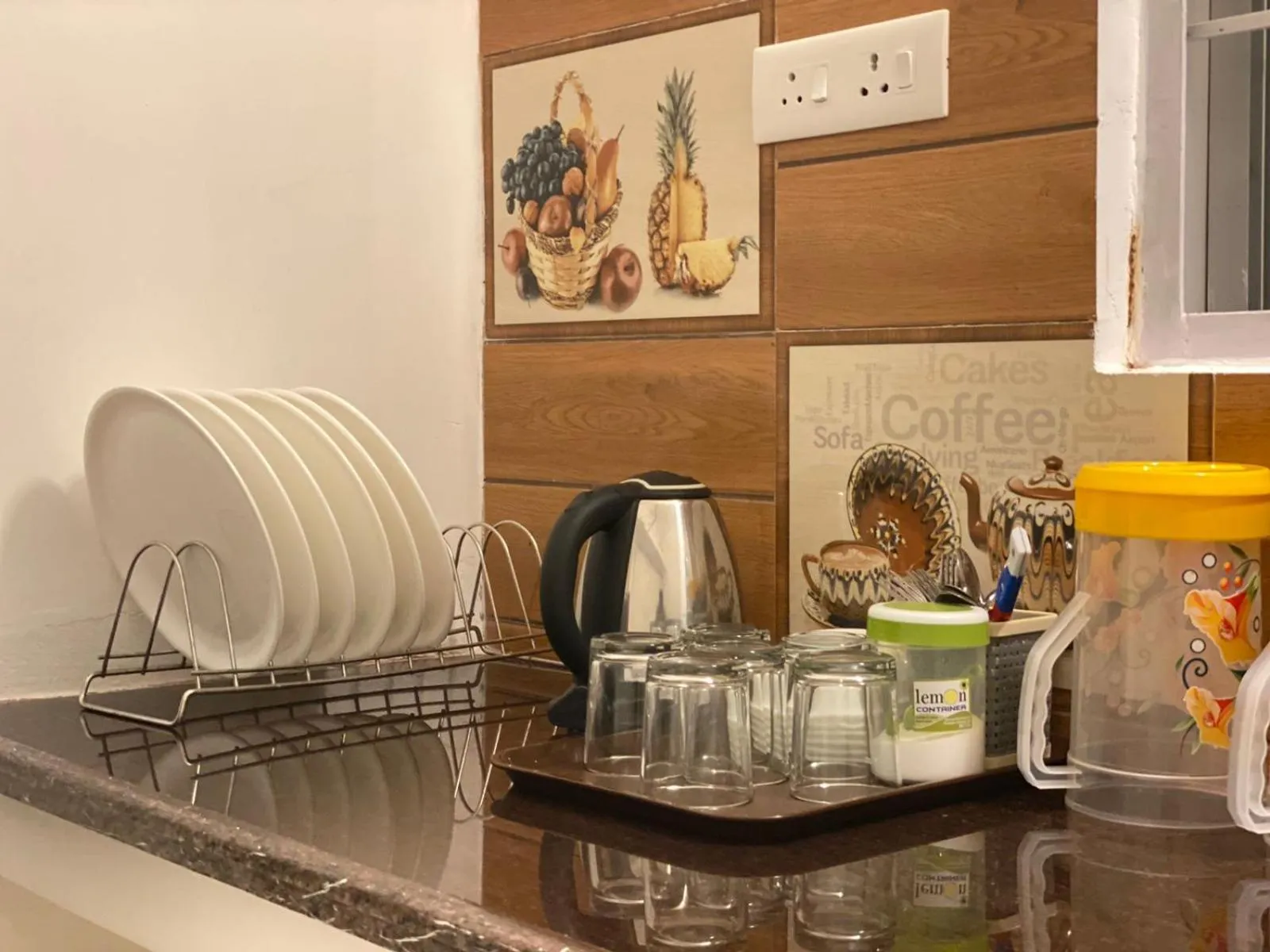 Coffee/tea facilities in Le Poshe Luxury - TIE