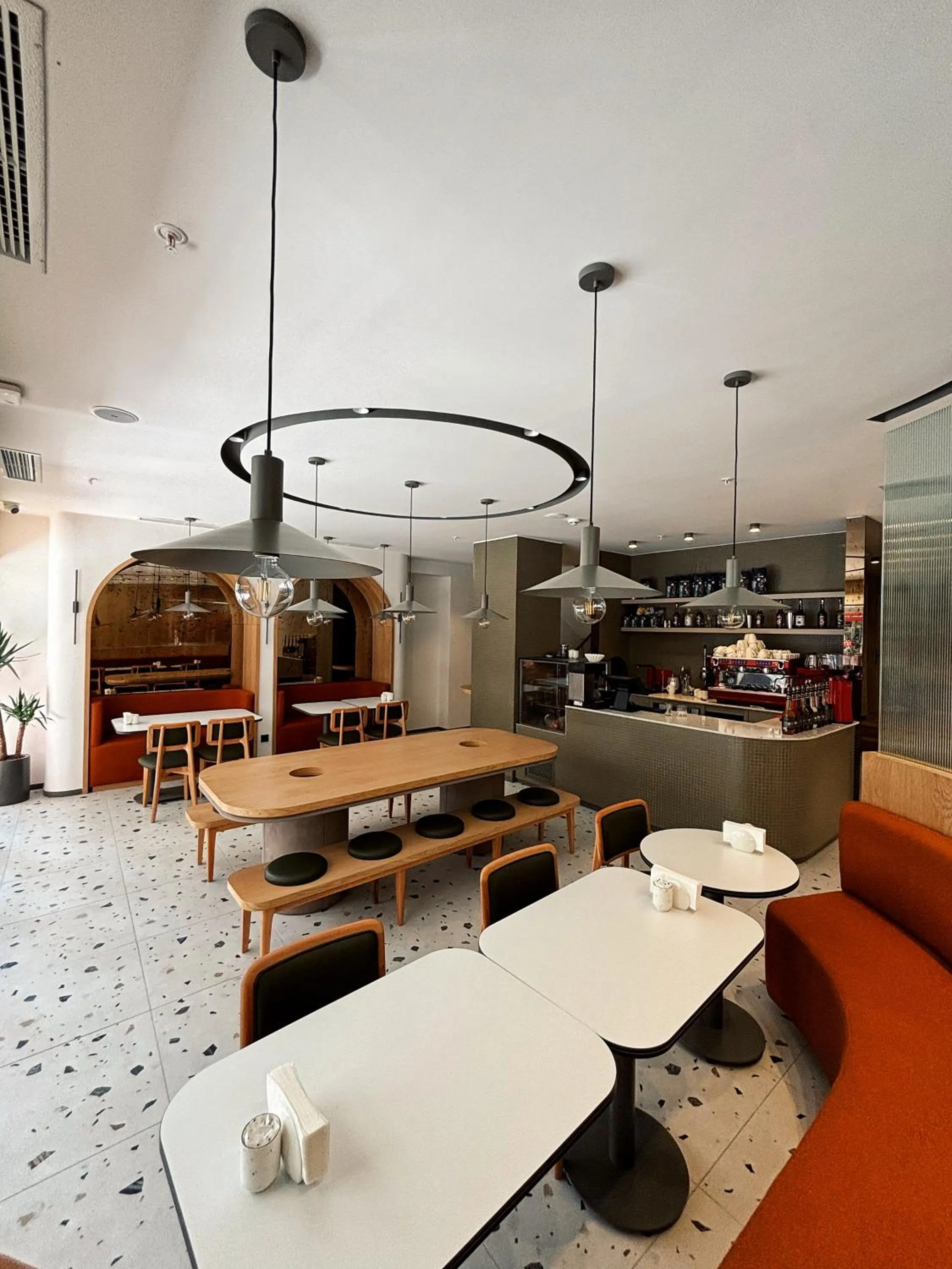 Restaurant/places to eat in Dugi Hotel