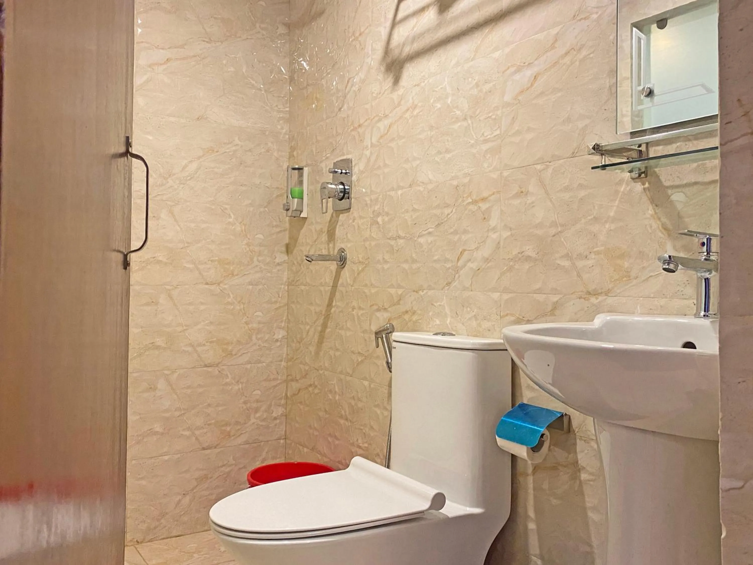 Shower in Hotel Dipjyoti