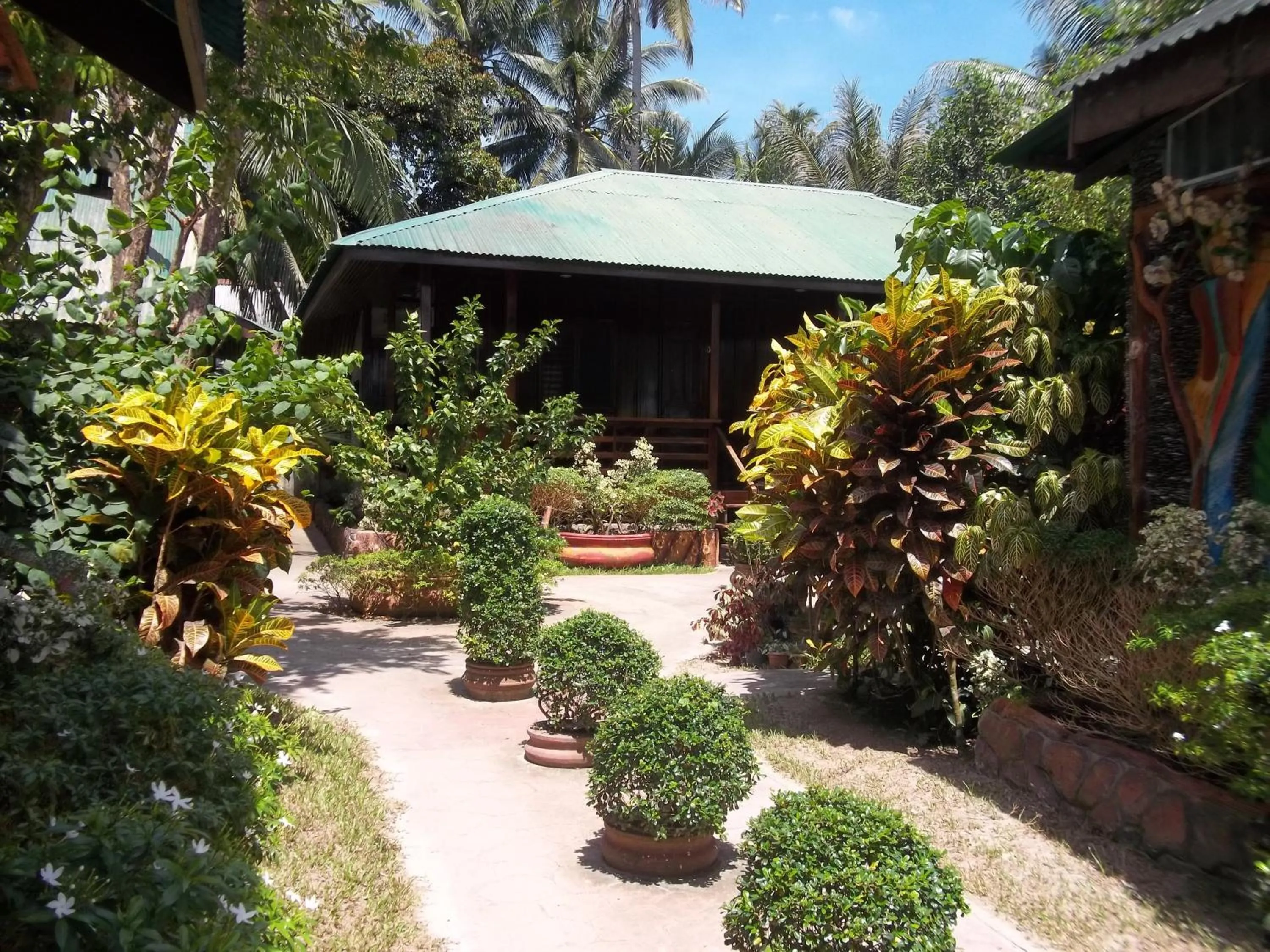 Garden in Ausan Beach Front Cottages