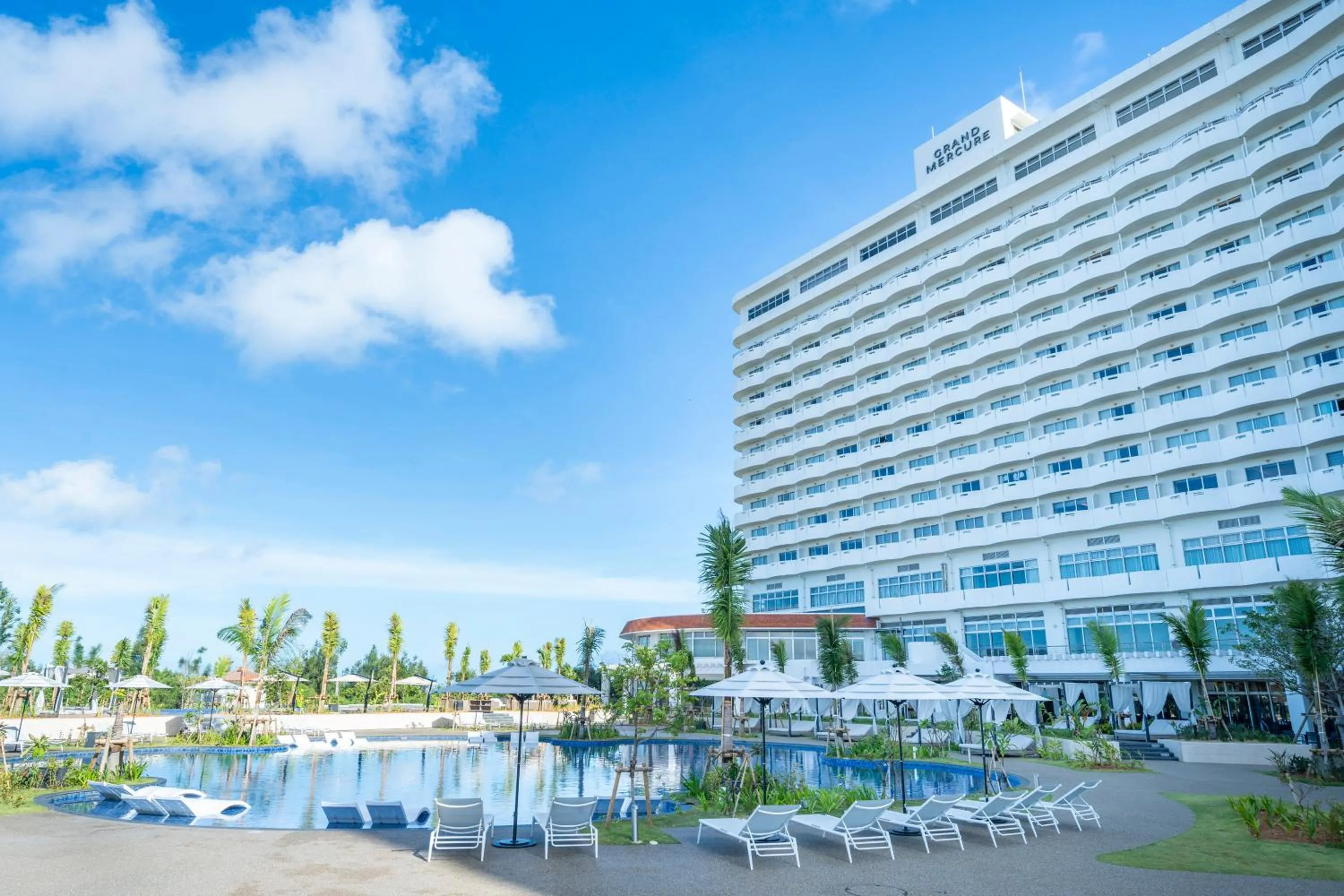 Swimming pool, Property Building in Okinawa Zanpamisaki Royal Hotel