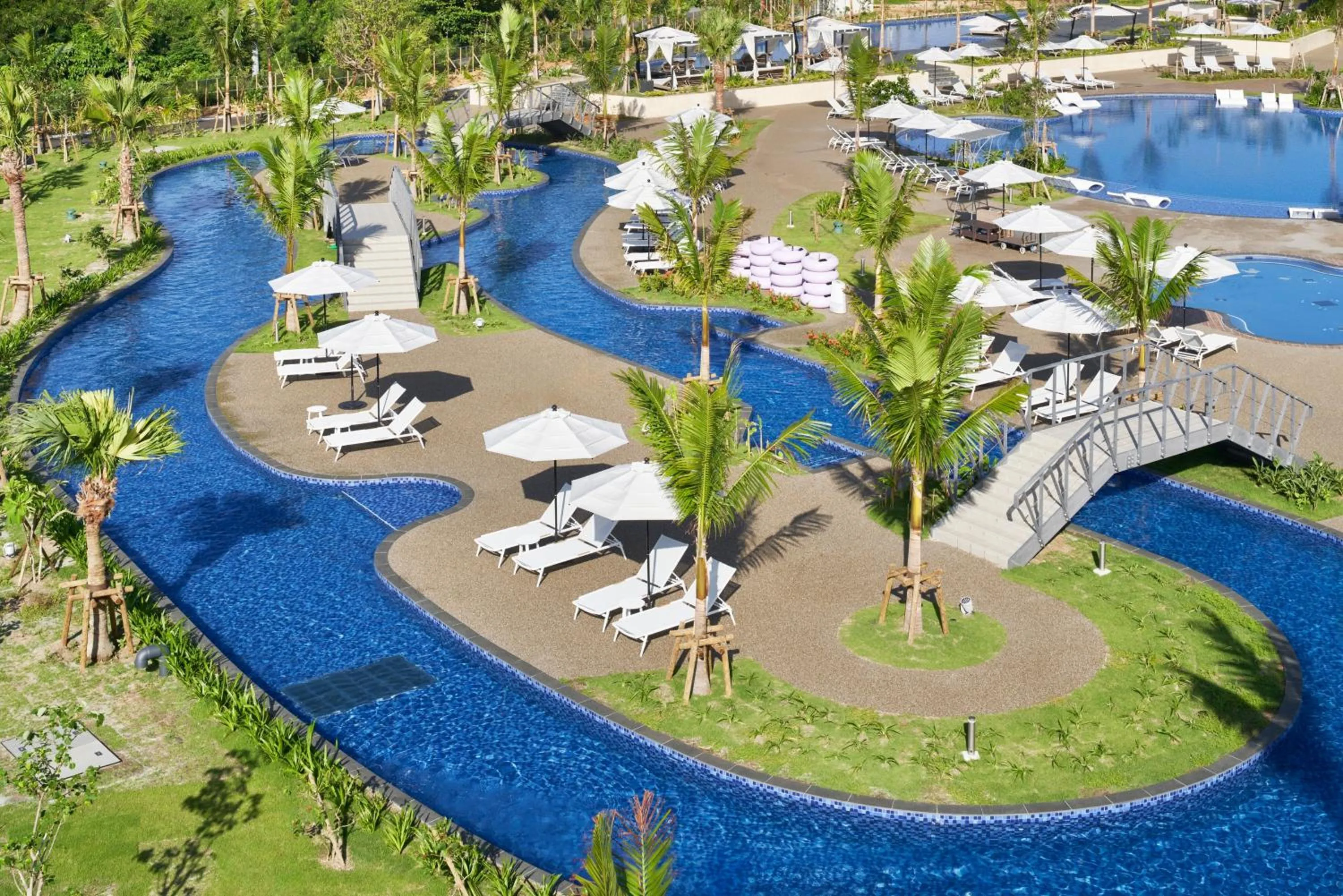Swimming pool in Grand Mercure Okinawa Cape Zanpa Resort