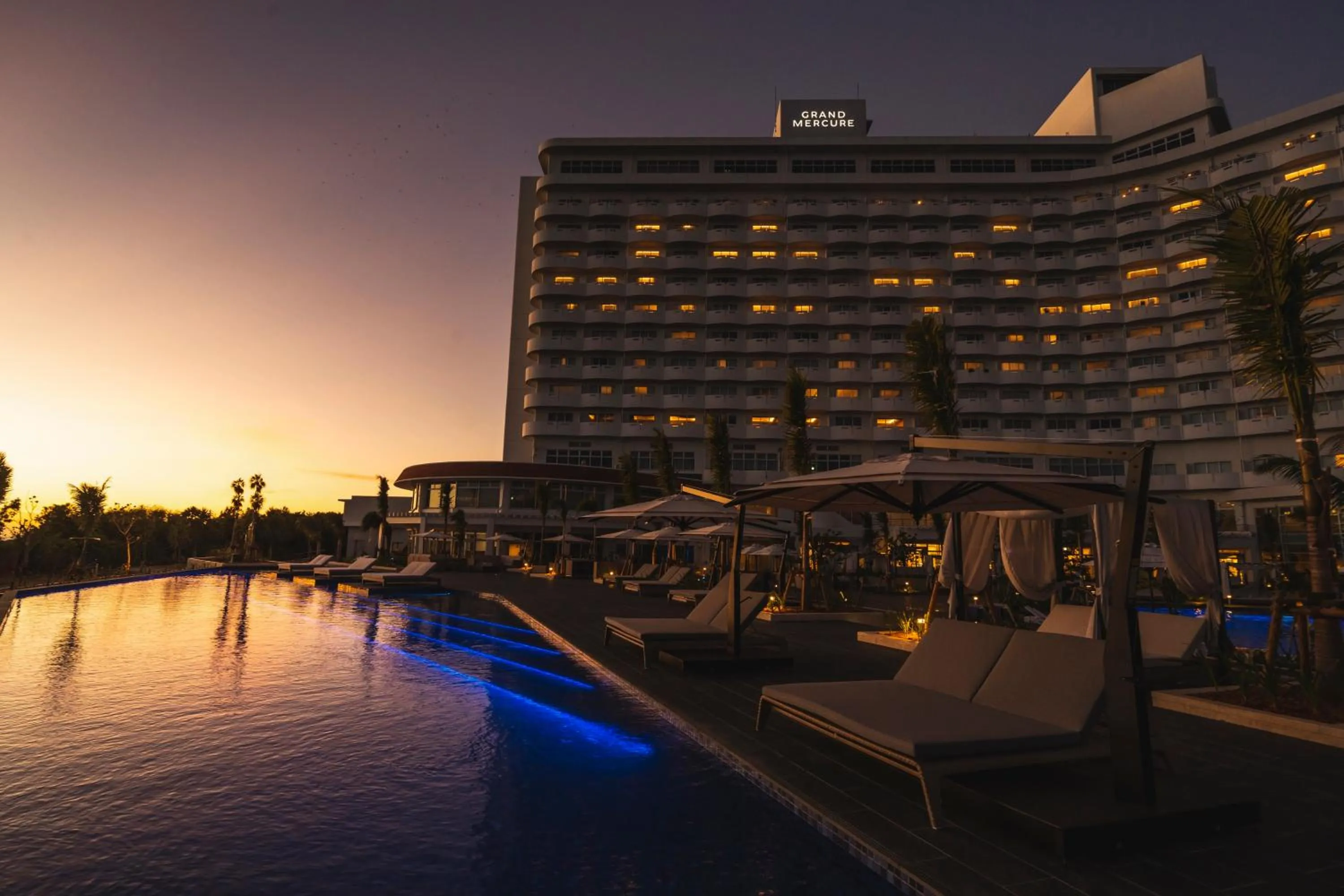 Property building, Swimming Pool in Okinawa Zanpamisaki Royal Hotel