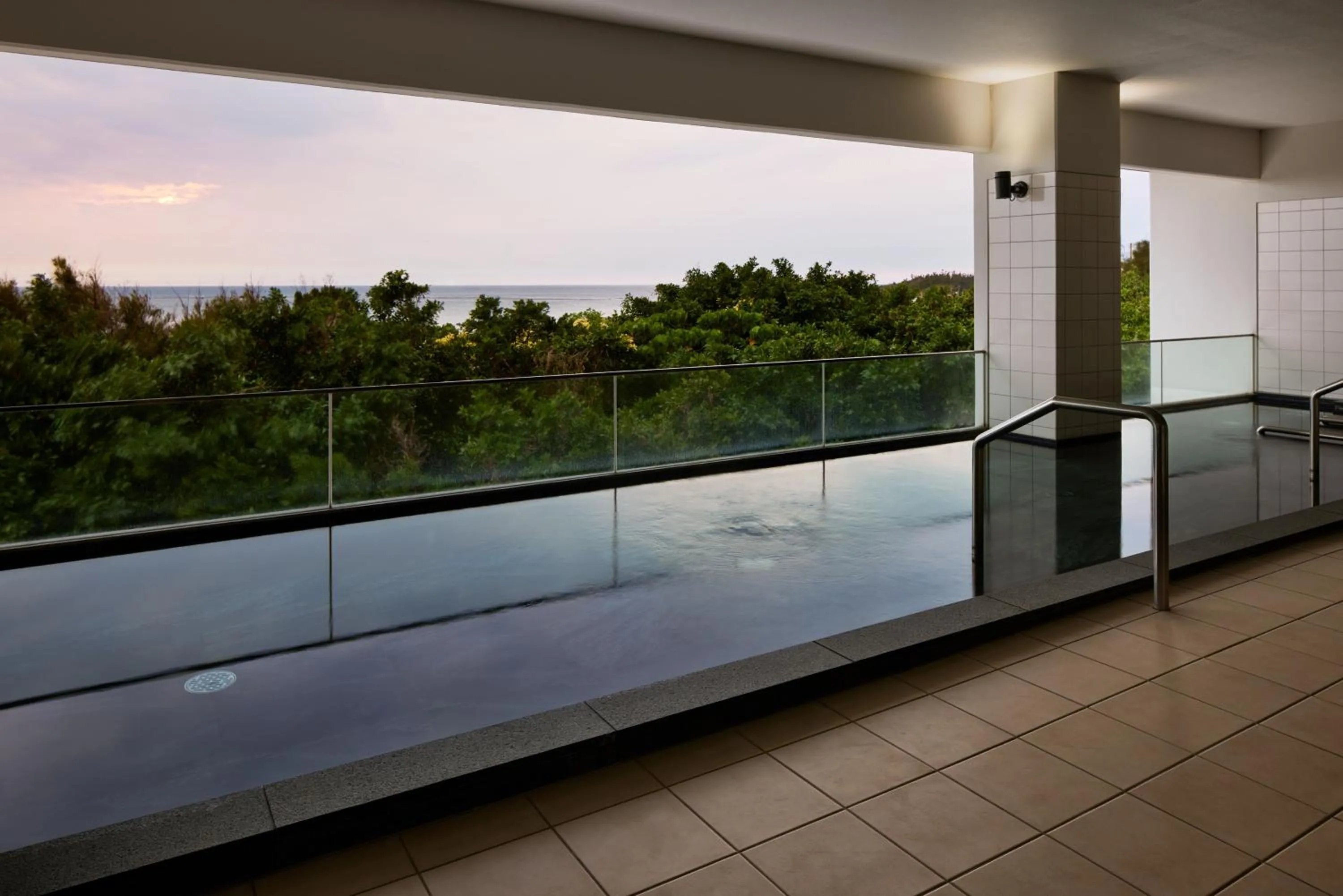 Public Bath in Okinawa Zanpamisaki Royal Hotel