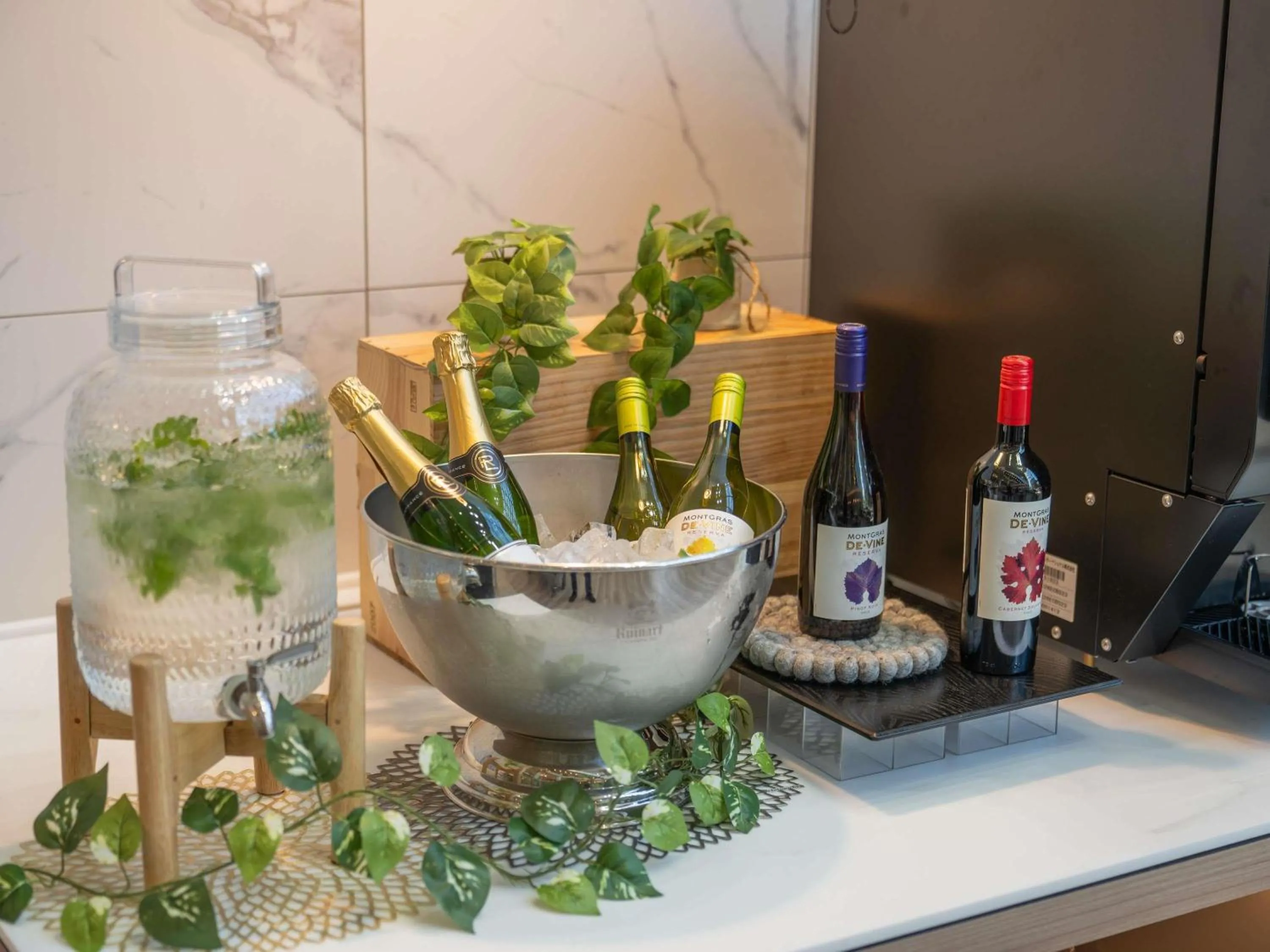 Restaurant/places to eat in Grand Mercure Sapporo Odori Park