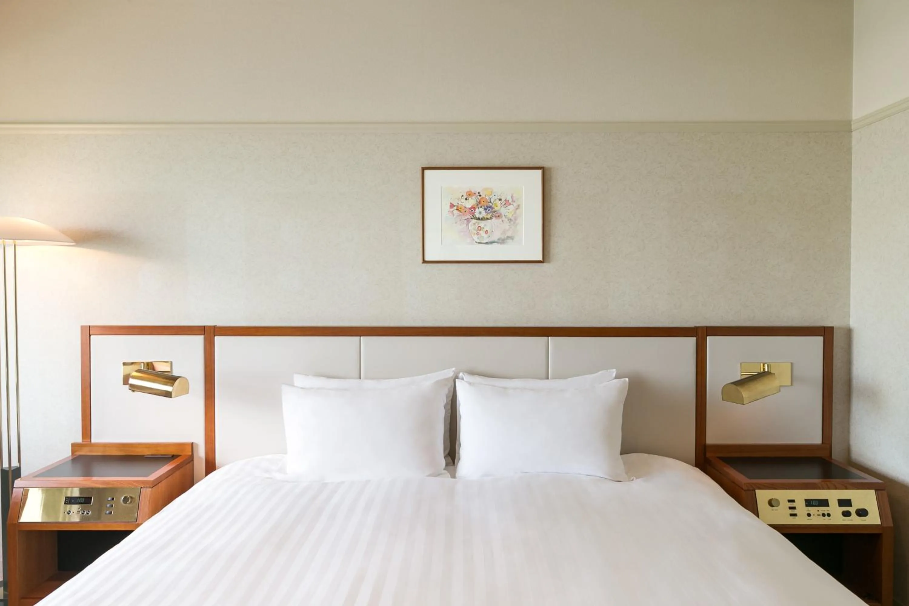 Bed in Grand Mercure Sapporo Odori Park