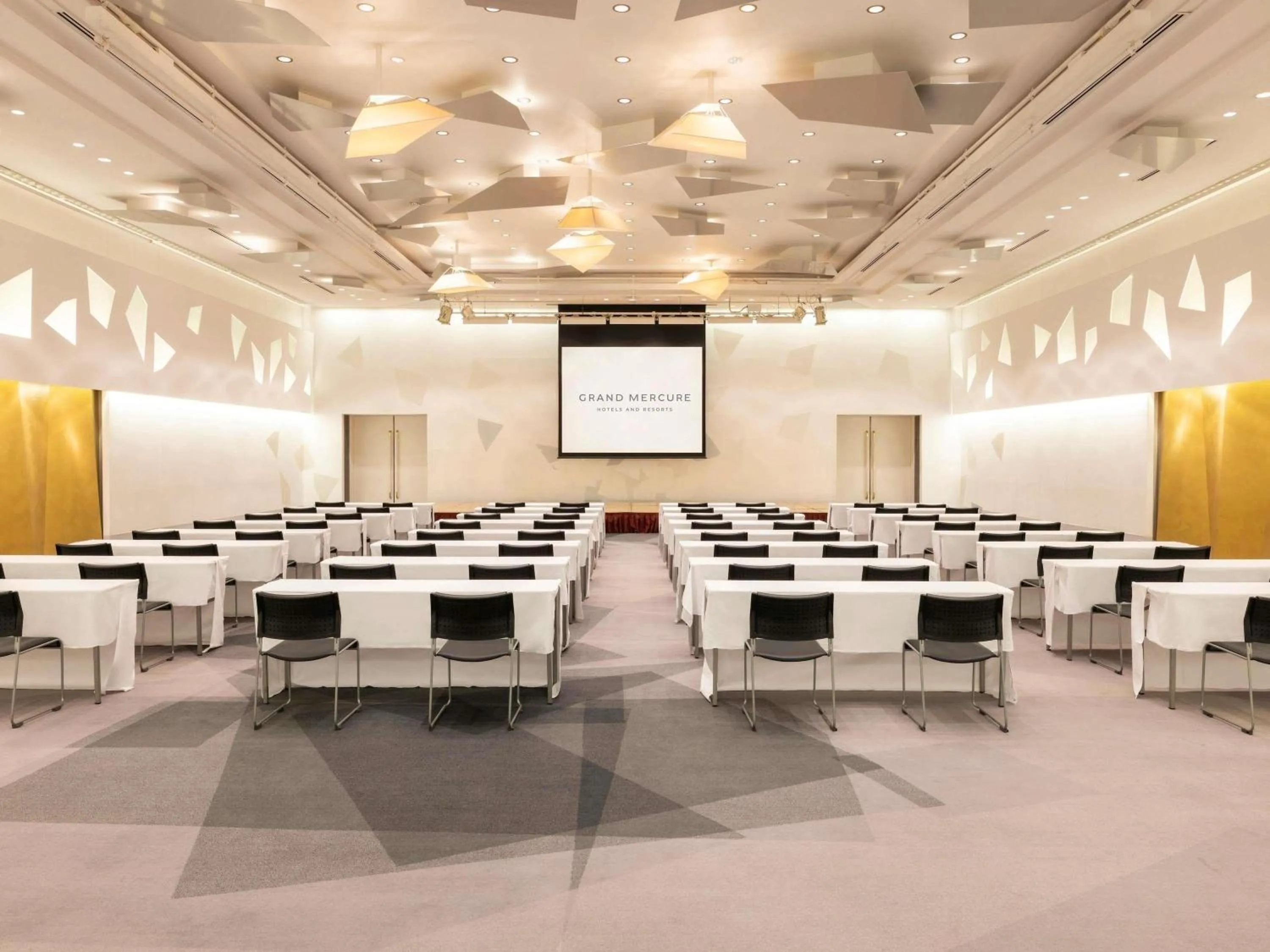 Meeting/conference room in Grand Mercure Sapporo Odori Park