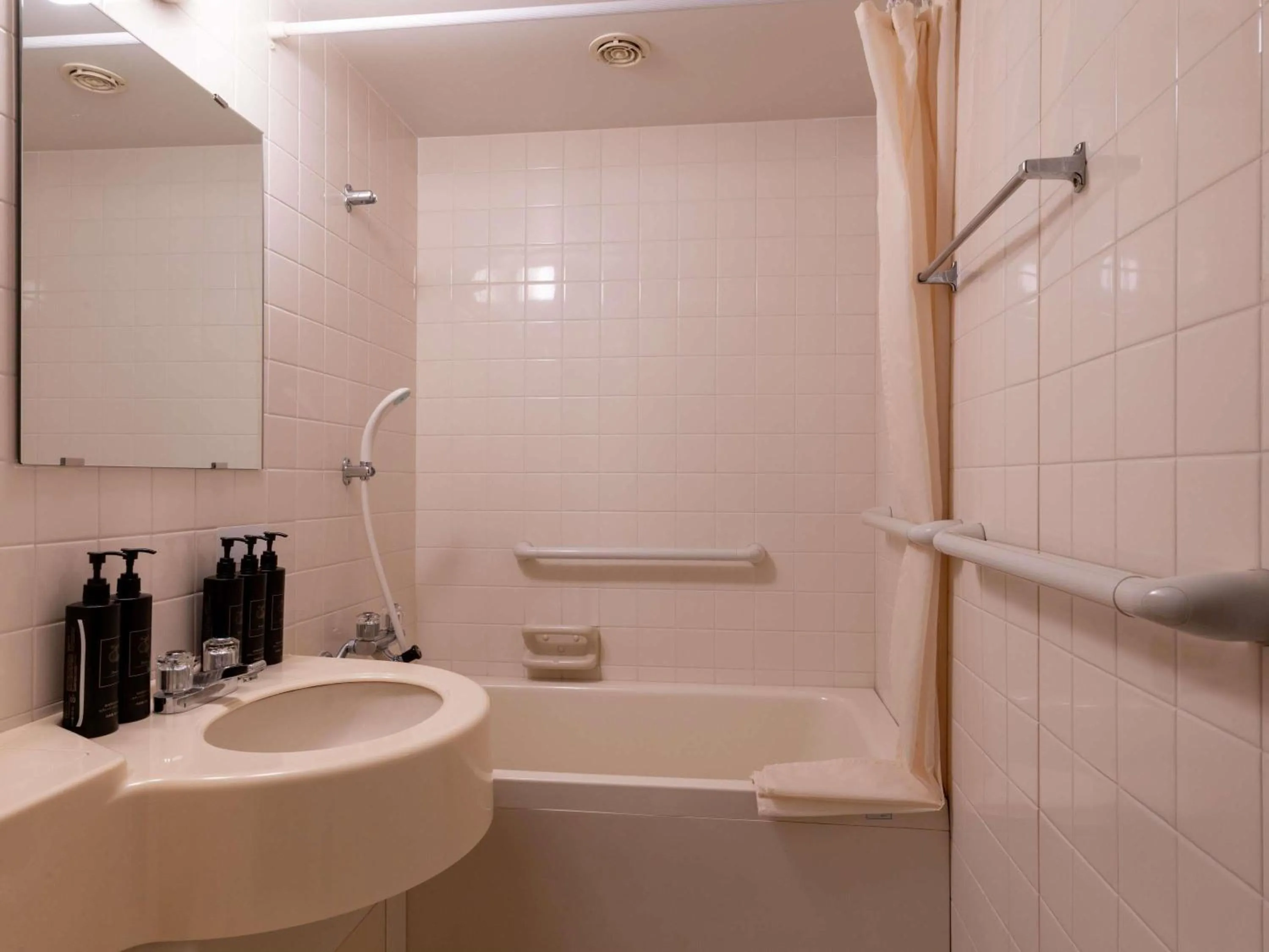 Bedroom in Grand Mercure Ise-shima Resort & Spa