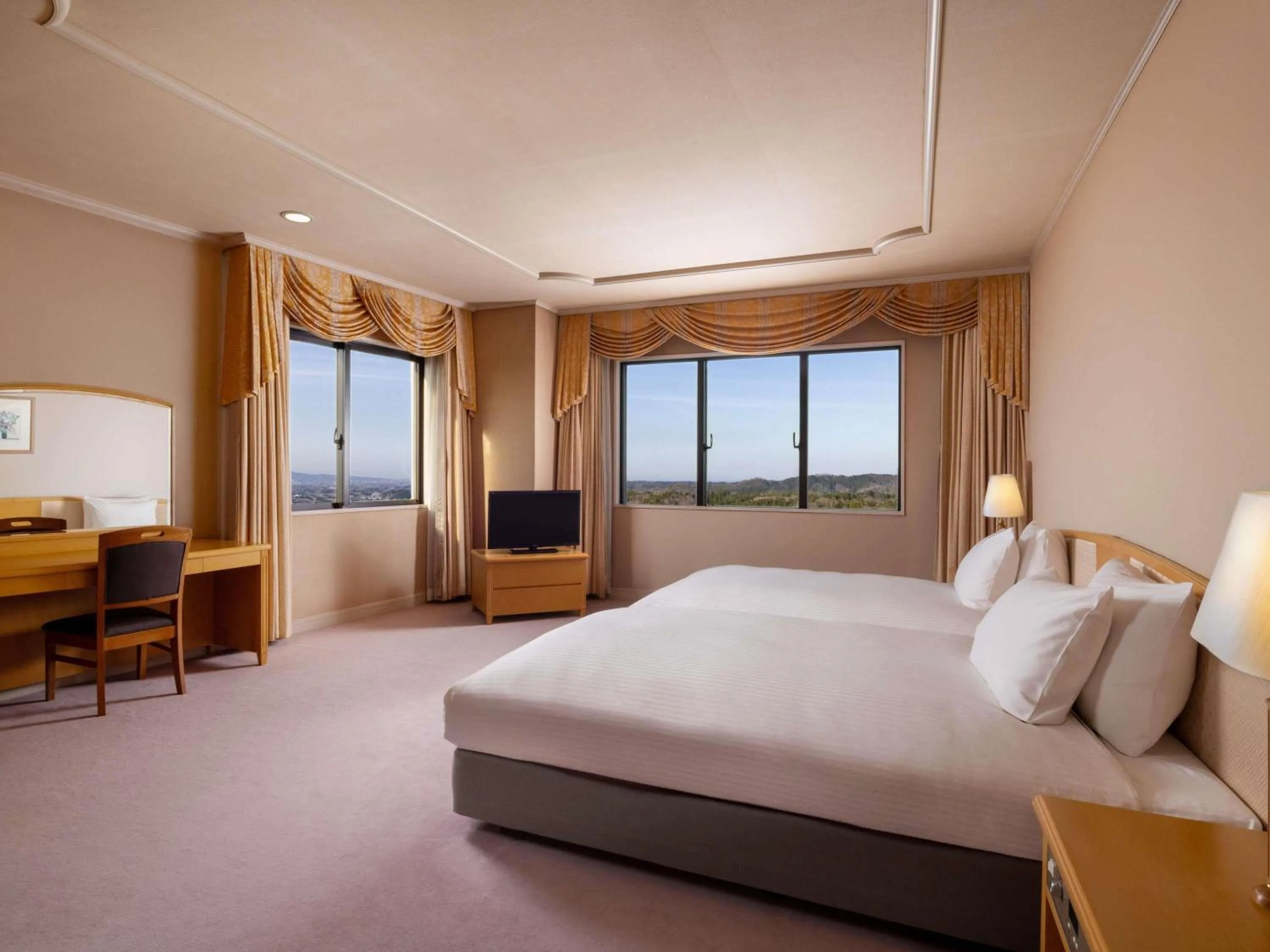 Bedroom, Bed in Mercure Toyama Tonami Resort & Spa