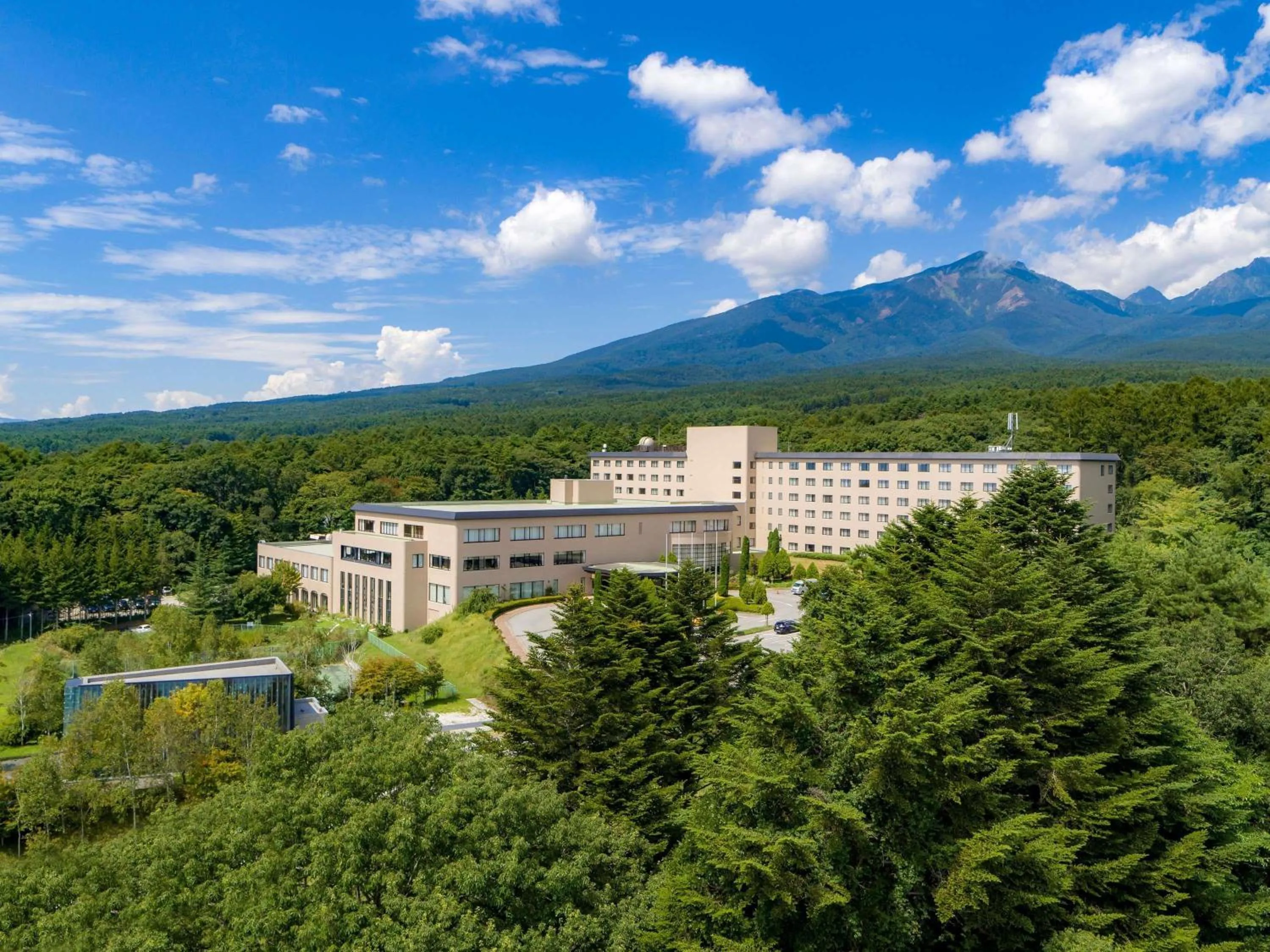 Property building in Grand Mercure Yatsugatake Resort & Spa