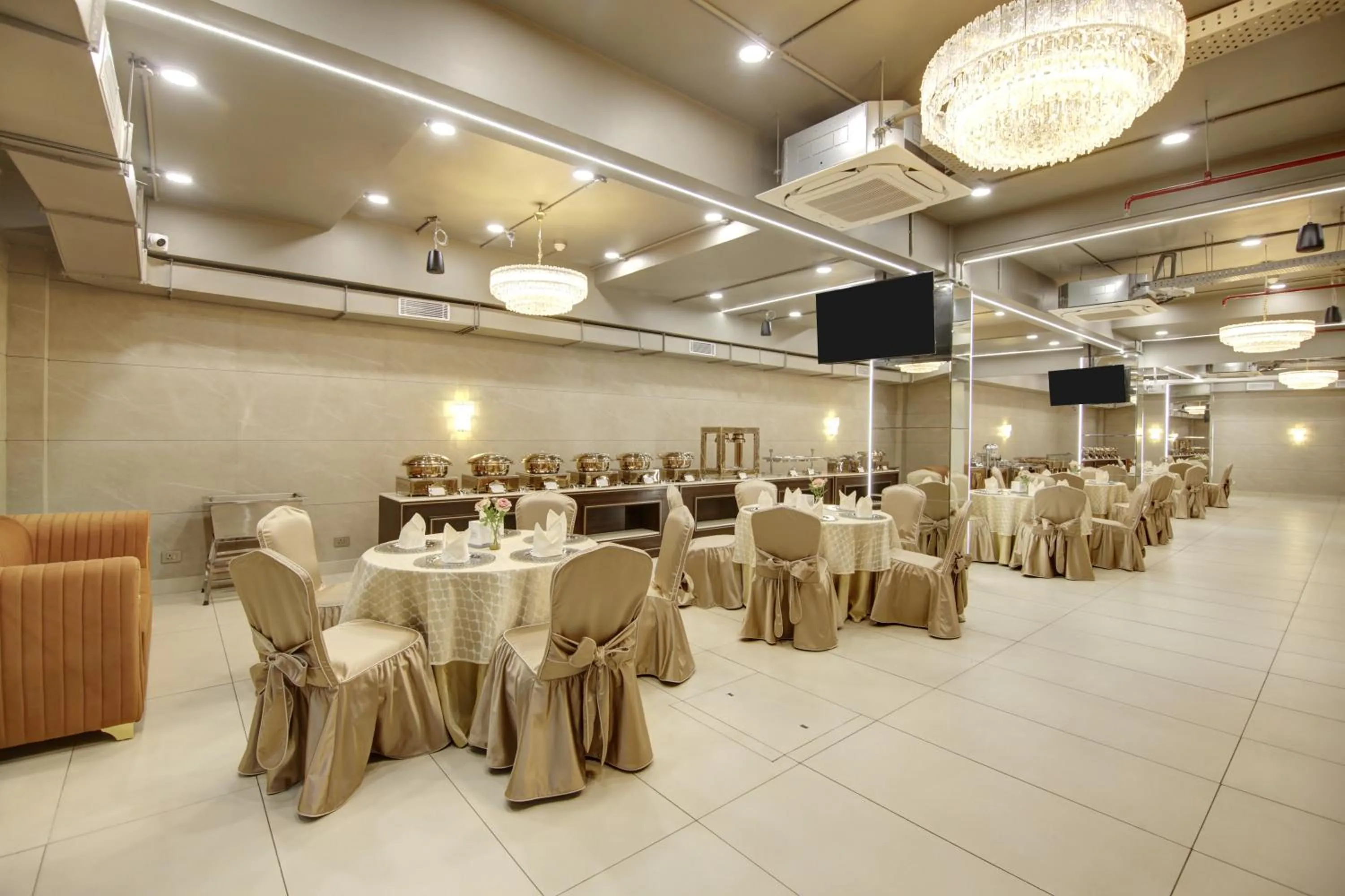 Banquet/Function facilities in Stepstones Hotels and Inn-DLF PHASE 3 GURGAON