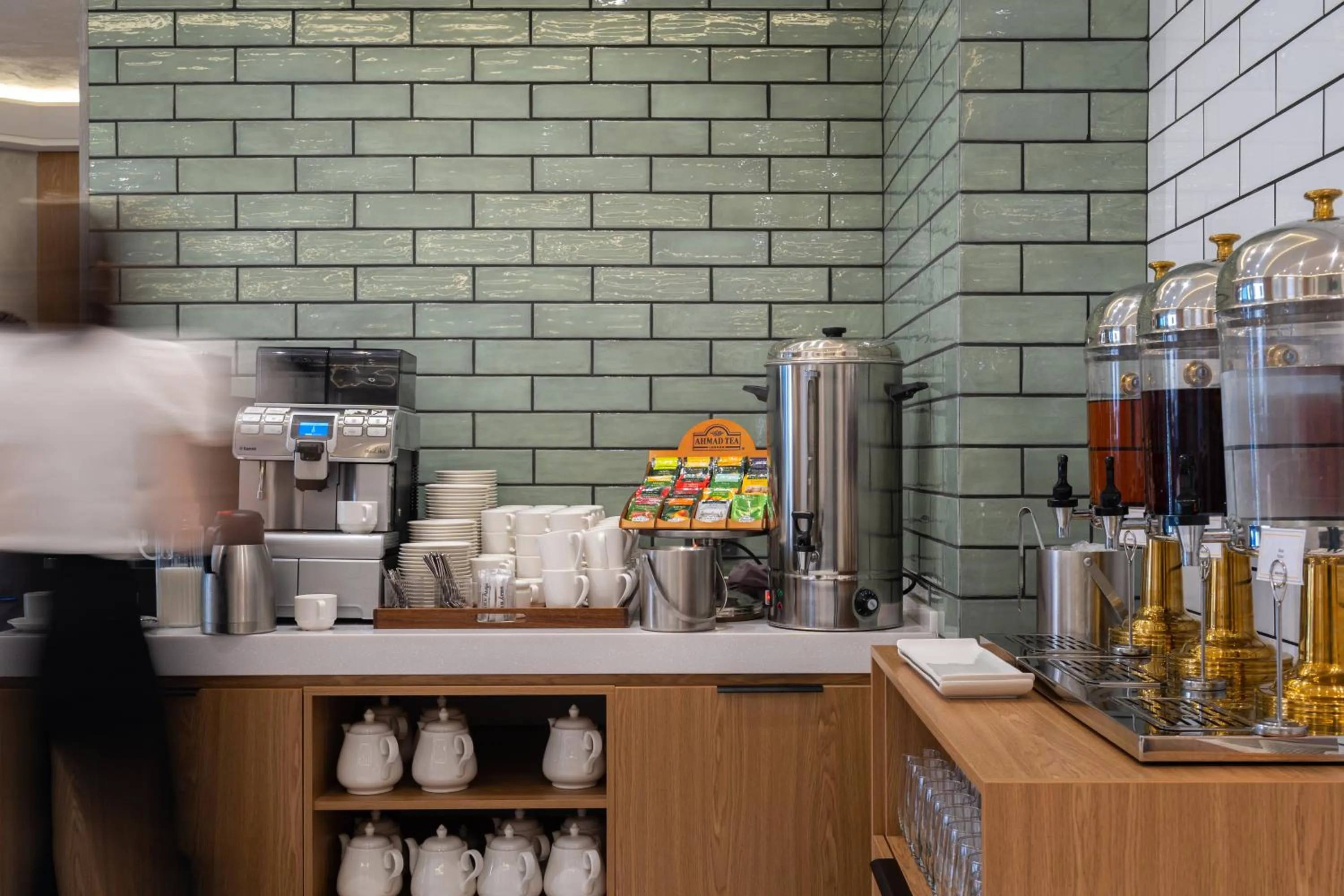 Restaurant/places to eat in StayInn City Center