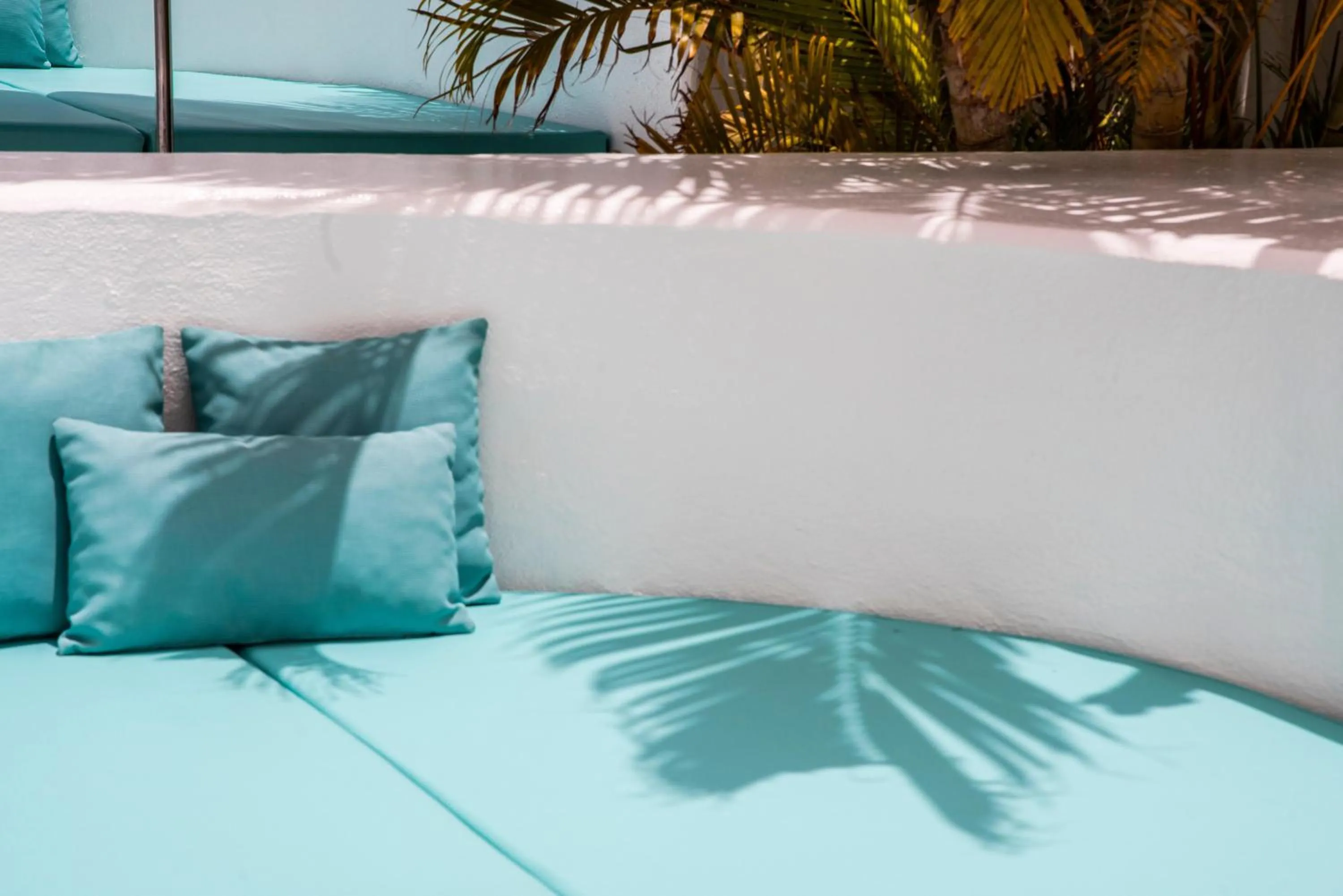 Solarium in Gold By Marina - Adults only