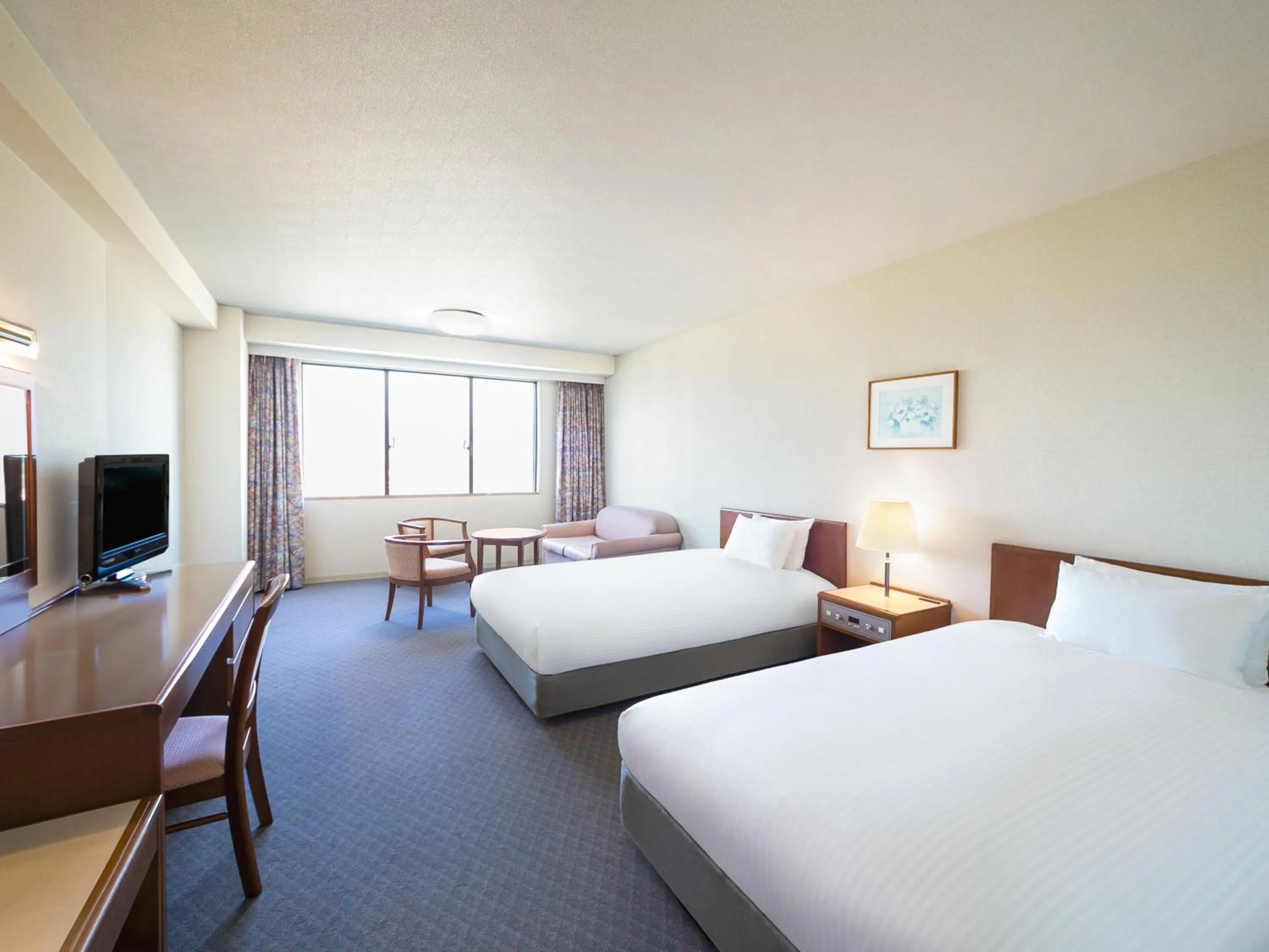 Photo of the whole room, Bed in Mercure Tottori Daisen Resort & Spa