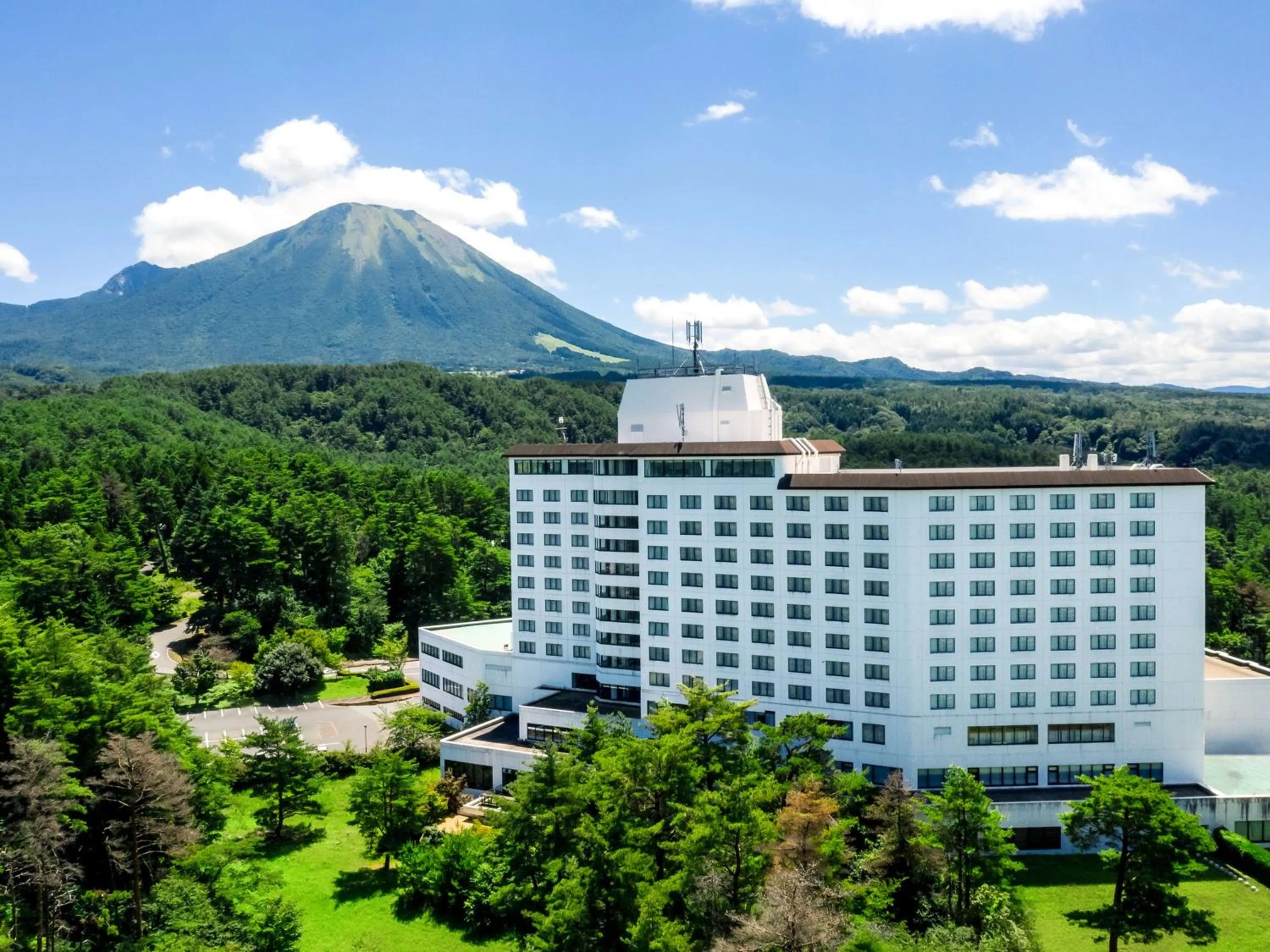 Property building in Mercure Tottori Daisen Resort & Spa
