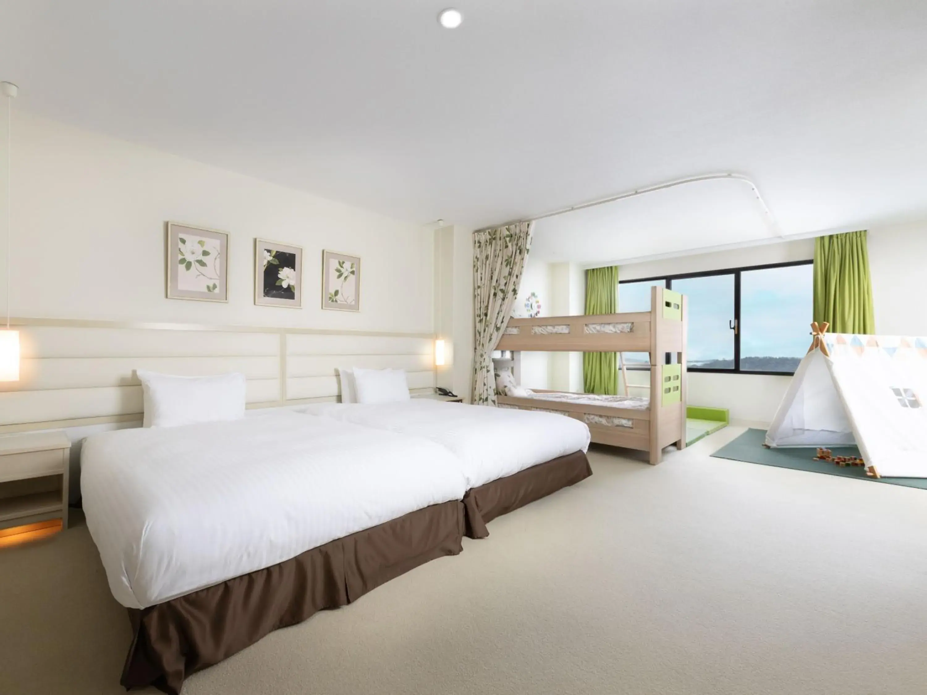 Privilege Junior Suite with Two Single Beds and One Bunk Bed in Mercure Tottori Daisen Resort & Spa Privilege Junior Suite with Two Single Beds and One Bunk Bed in Mercure Tottori Daisen Resort & Spa