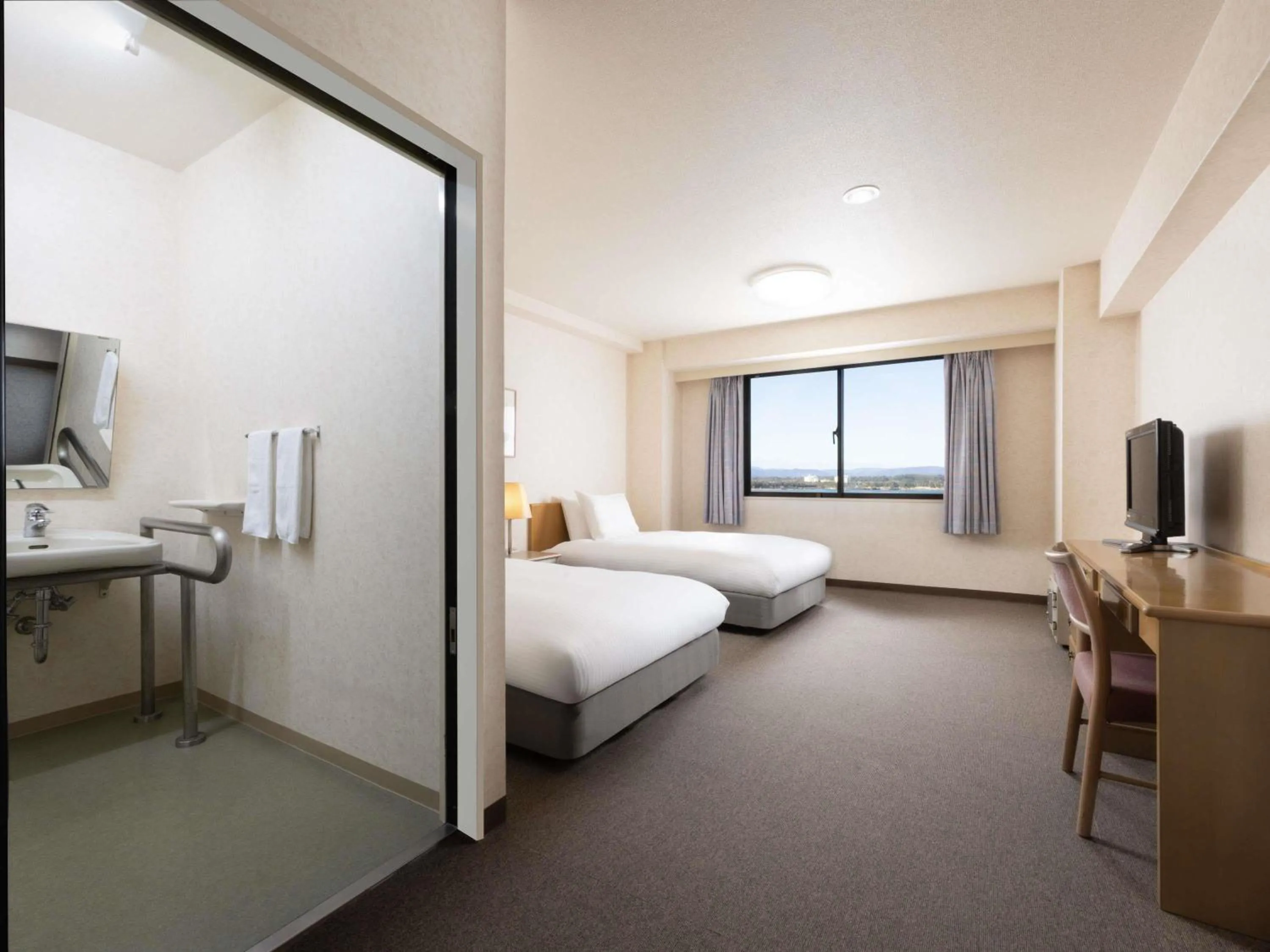 Bedroom, Bed in Grand Mercure Lake Hamana Resort & Spa