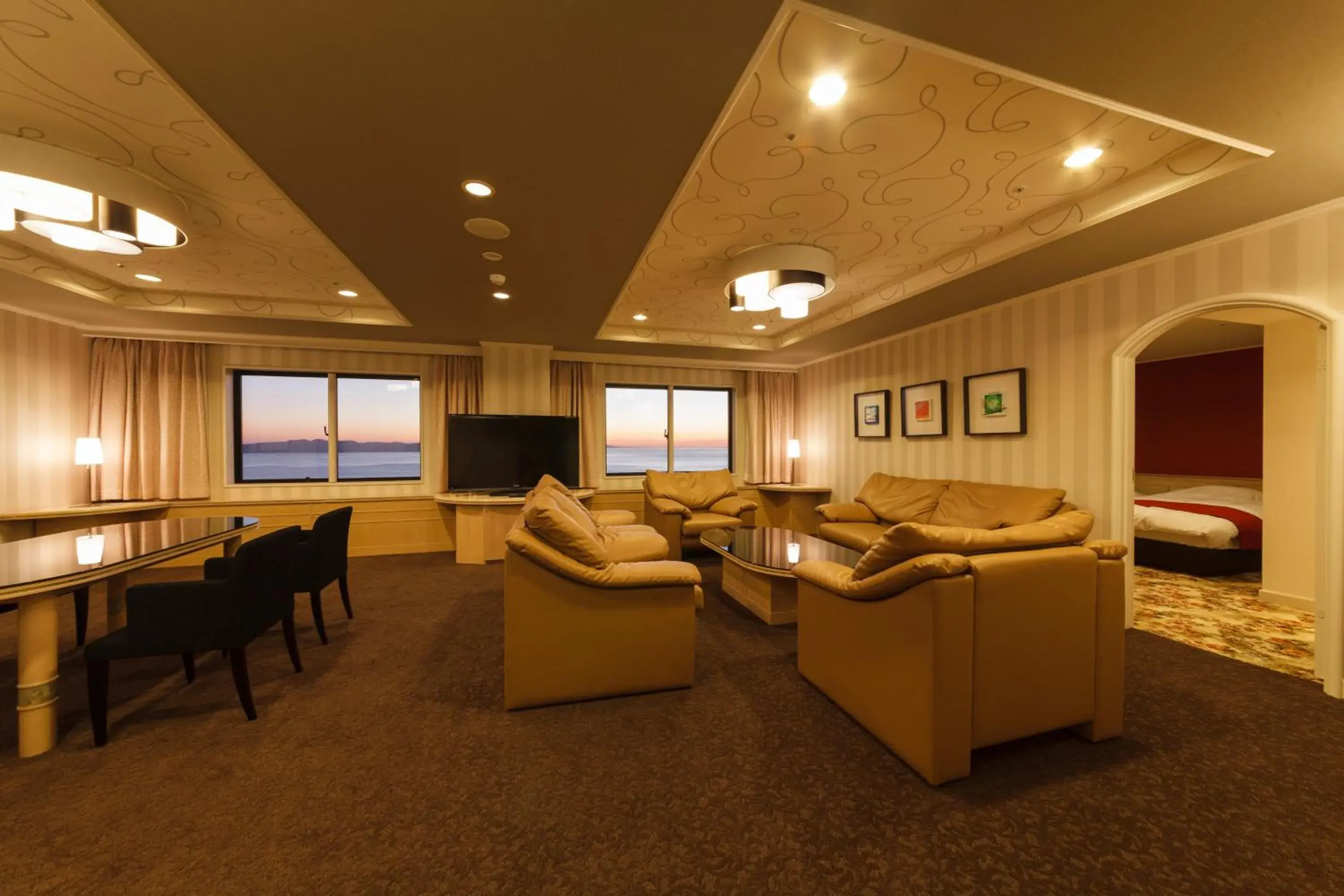 Deluxe Suite with Four Single Beds and Ocean View in Grand Mercure Minamiboso Resort & Spa Deluxe Suite with Four Single Beds and Ocean View in Grand Mercure Minamiboso Resort & Spa