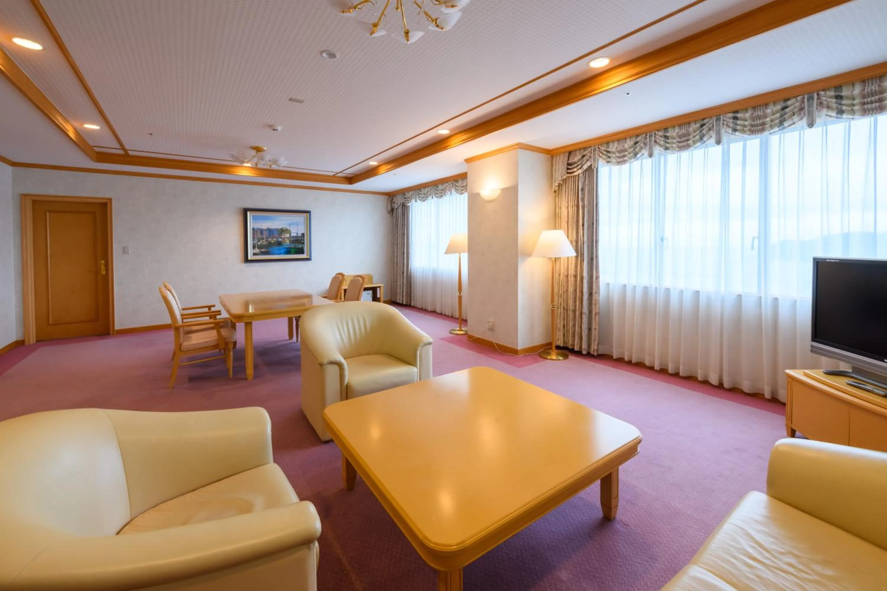 Living room in Mercure Wakayama Kushimoto Resort & Spa