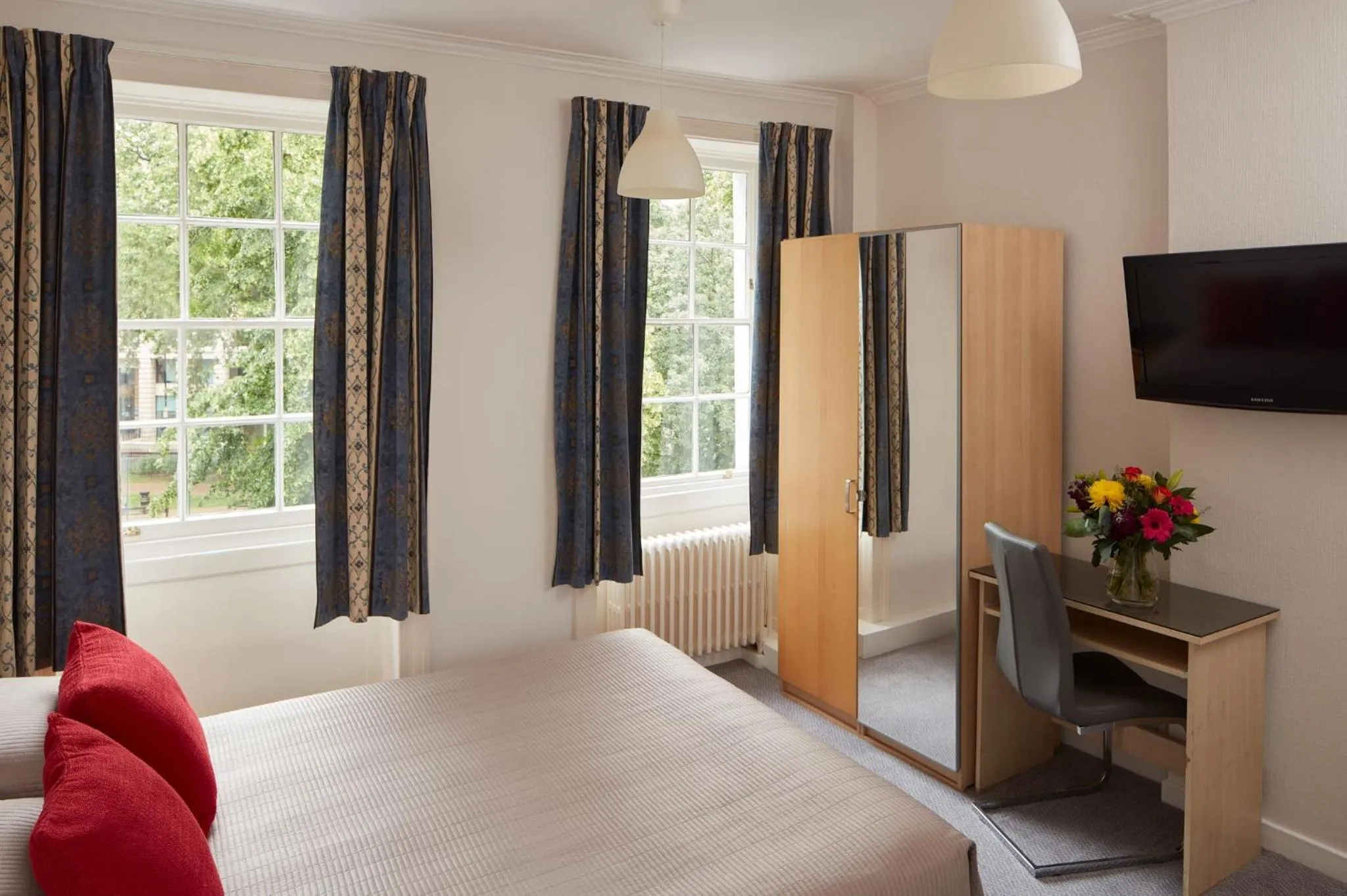 Bedroom, Bed in Euro Hotel