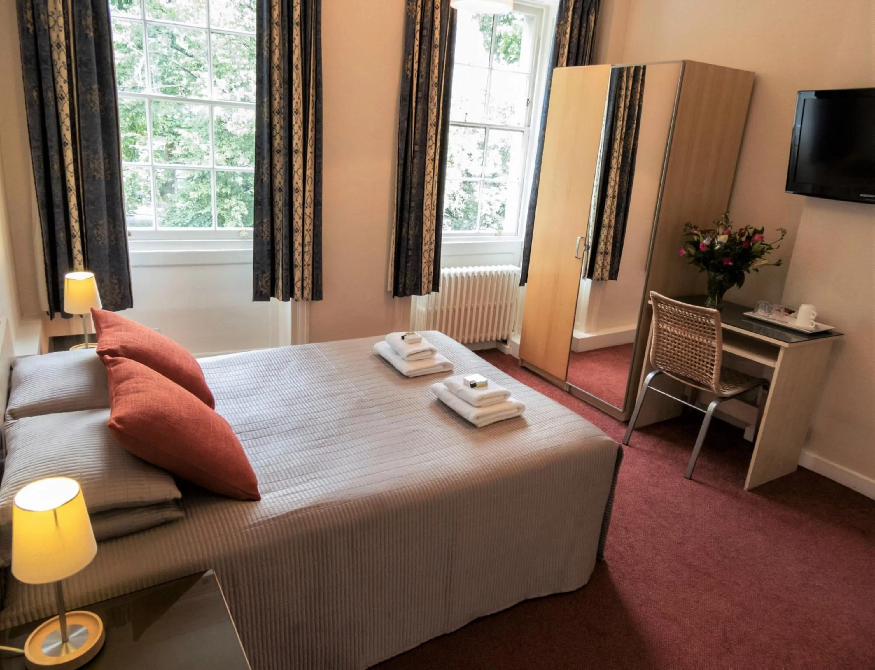 Bedroom, Bed in Euro Hotel