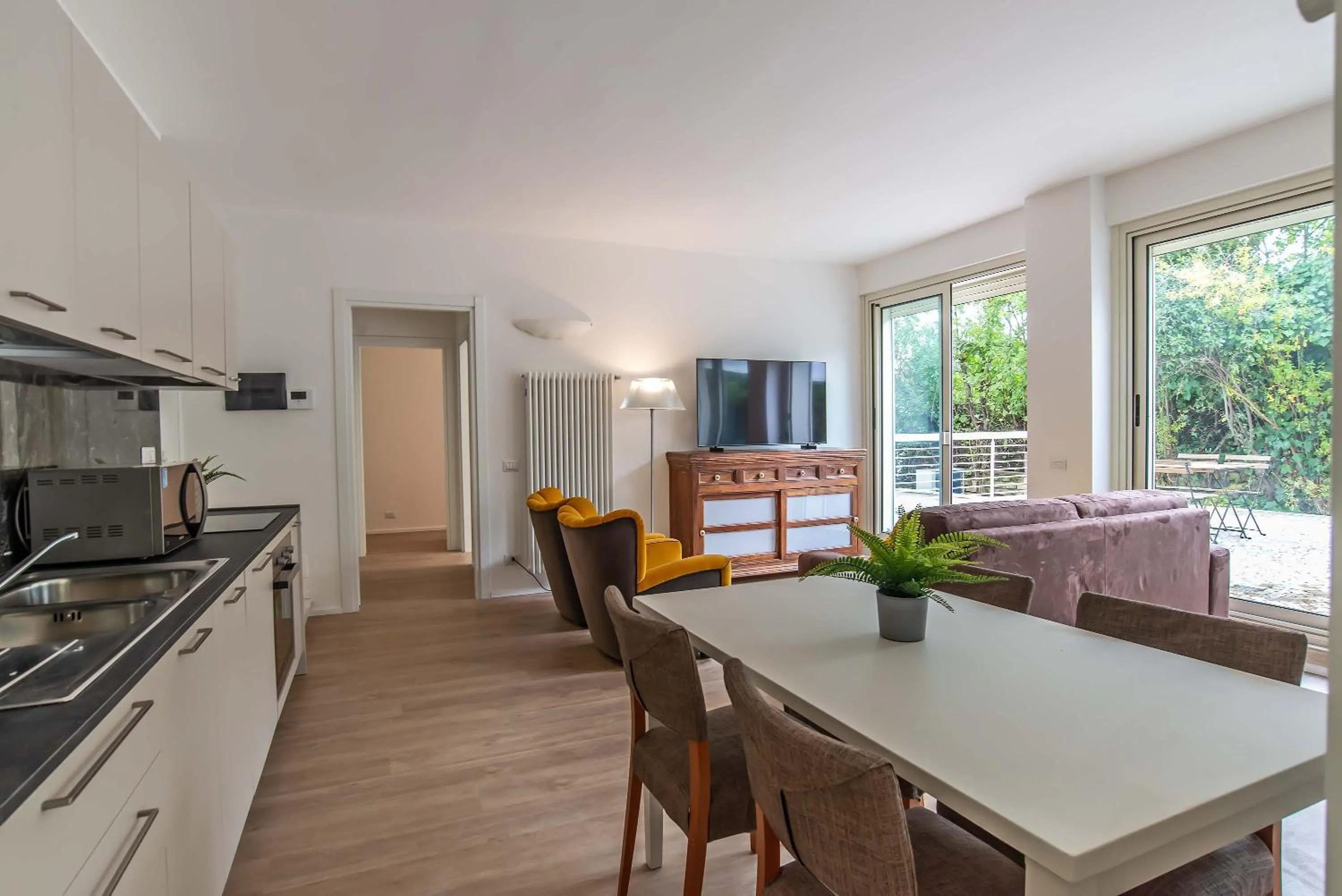 Kitchen or kitchenette in Appartamenti Tre Fontane